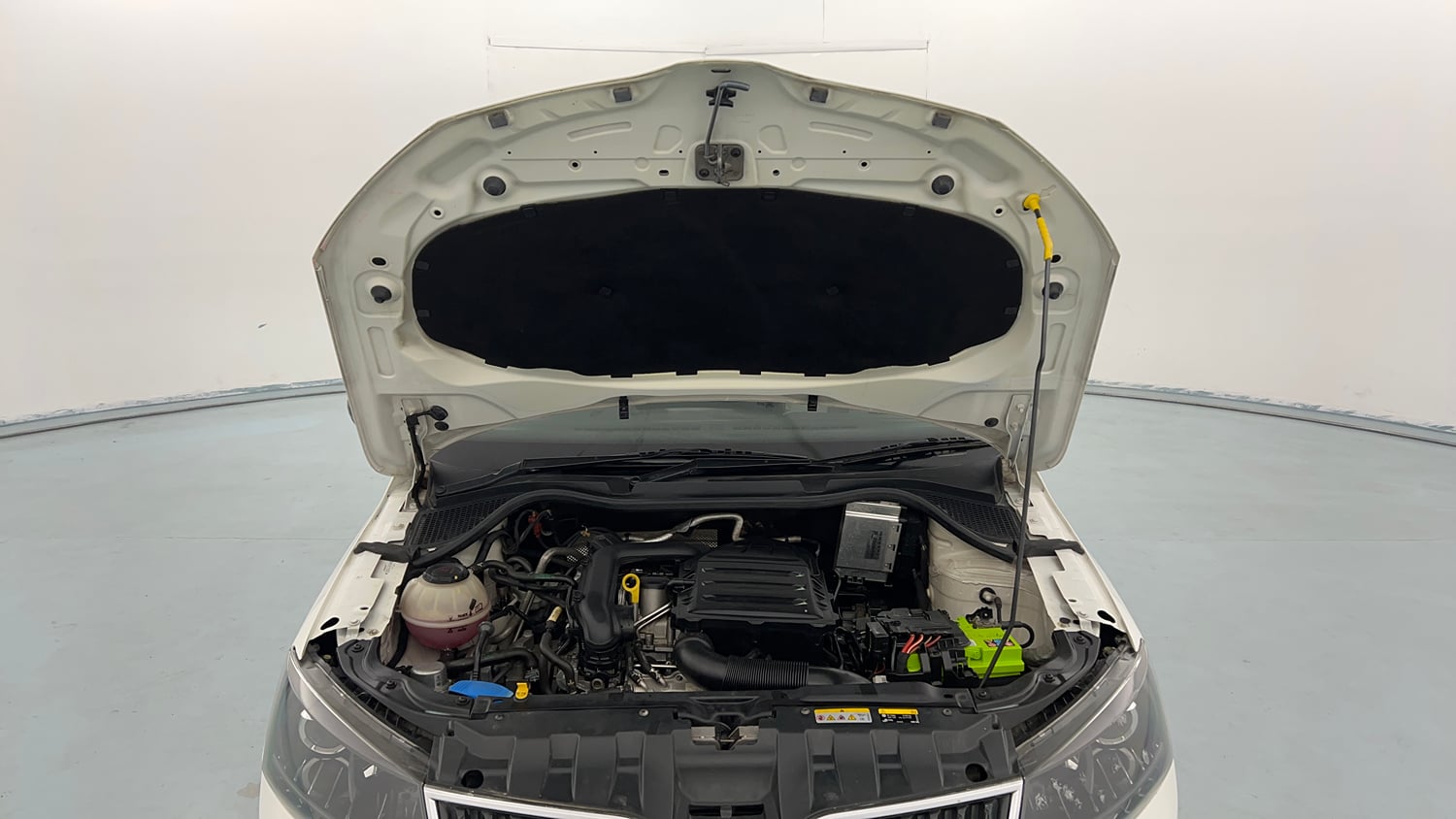 Used 2021 Skoda Rapid Ambition Petrol Manual engine ENGINE & BONNET OPEN FRONT VIEW
