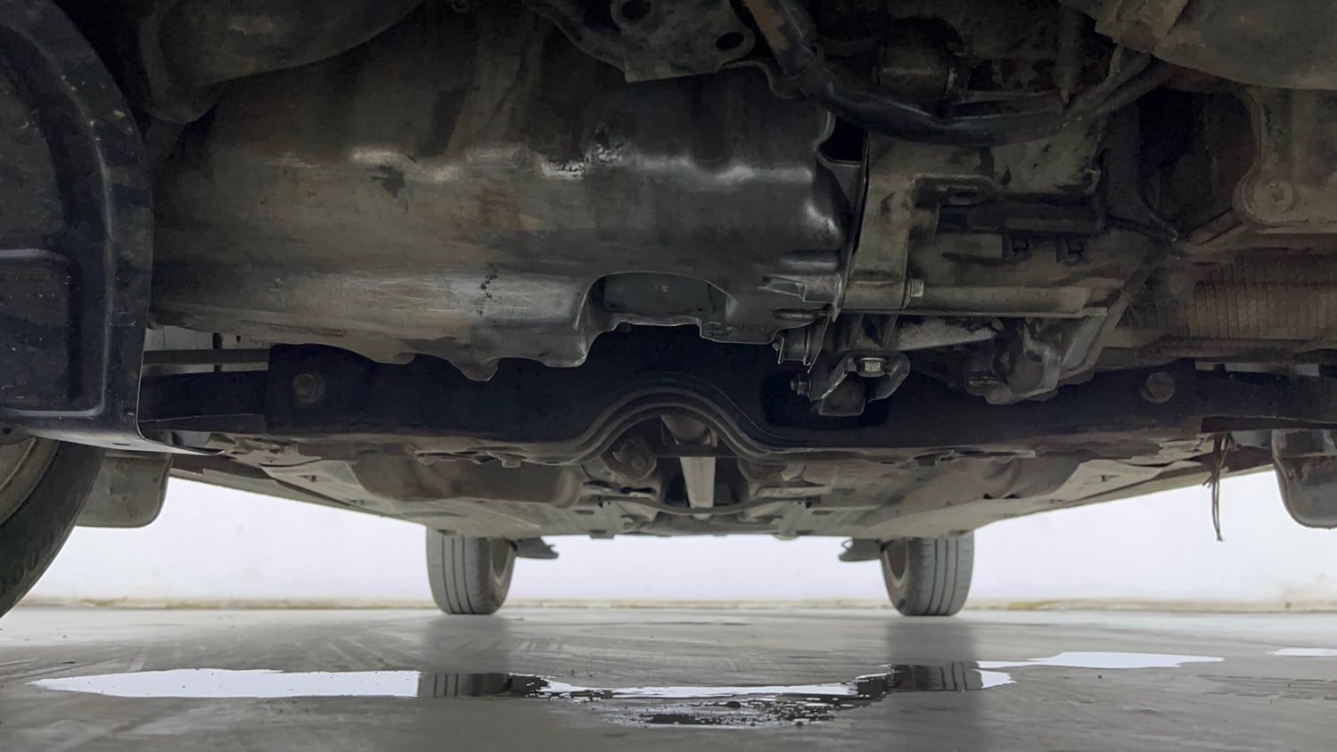 Used 2016 Volkswagen Ameo Highline 1.5L AT Diesel Automatic extra FRONT LEFT UNDERBODY VIEW