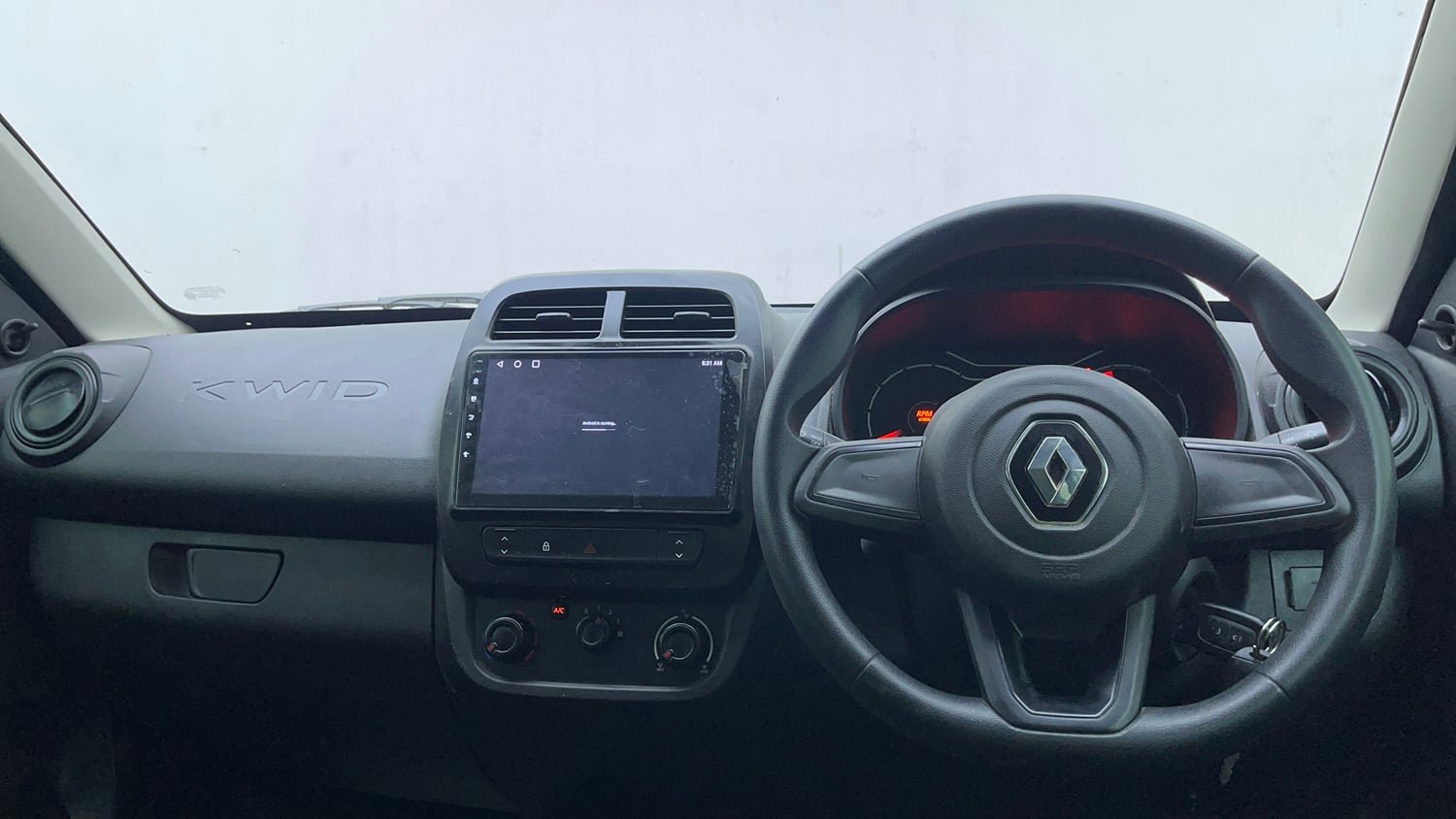 Used 2021 Renault Kwid RXL Petrol Manual interior DASHBOARD VIEW