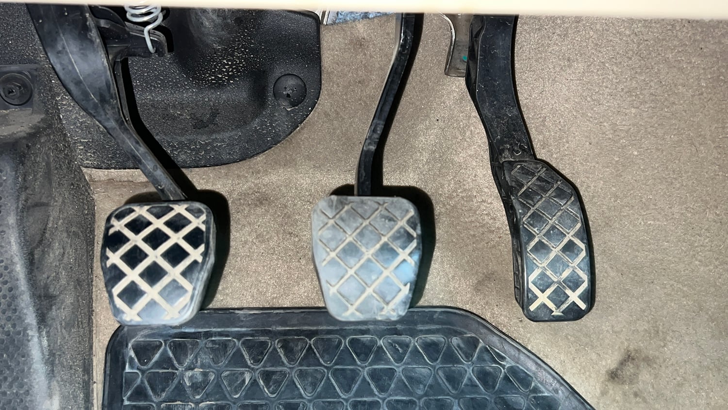 Used 2017 Volkswagen Ameo Highline1.2L (P) Petrol Manual interior PEDALS VIEW