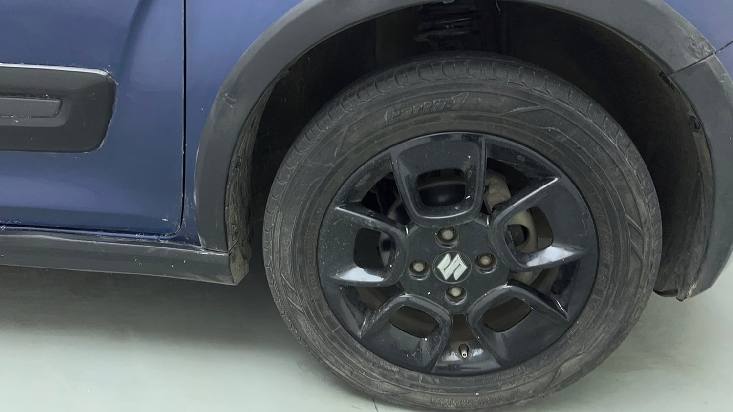 Used 2019 Maruti Suzuki Ignis Zeta 1.2 AMT Petrol Automatic tyres RIGHT FRONT TYRE RIM VIEW