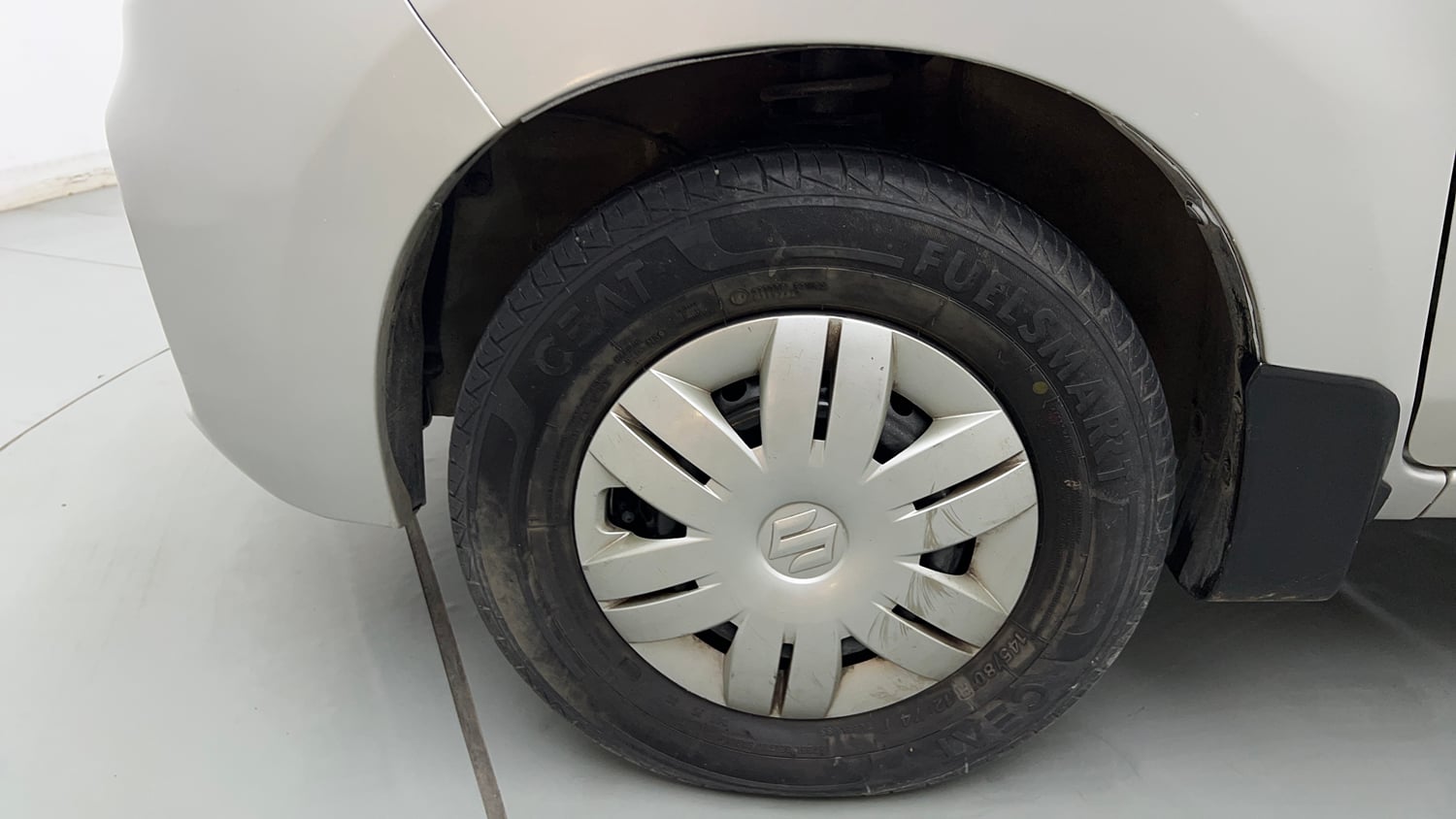 Used 2021 Maruti Suzuki Alto 800 LXi (O) Petrol Manual tyres LEFT FRONT TYRE RIM VIEW