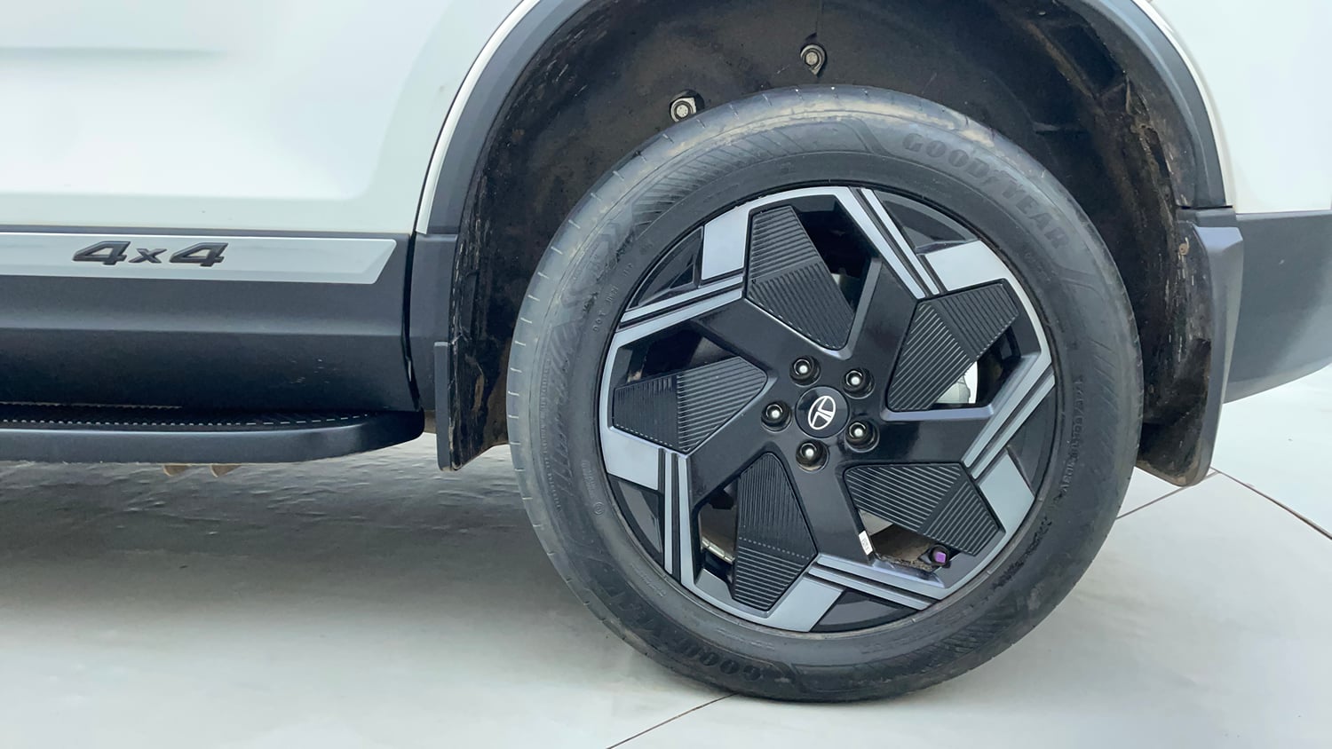 Used 2026 Tata Harrier EV Fearless + 75 Electric Automatic tyres LEFT REAR TYRE RIM VIEW