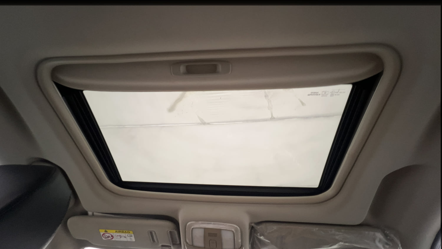 Used 2018 Mahindra XUV500 W9 Diesel Manual top_features Sunroof
