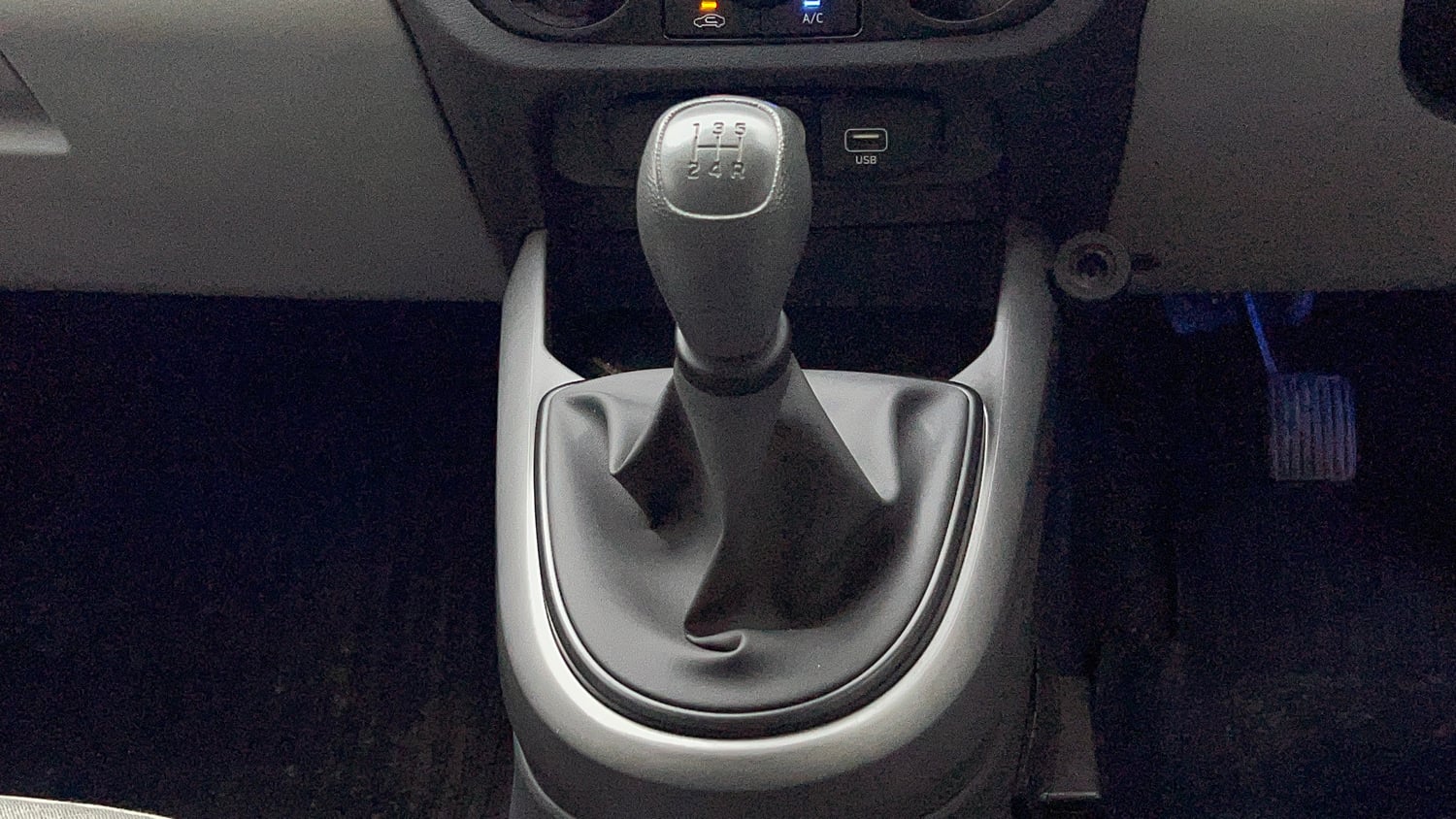 Used 2025 Hyundai Grand i10 Nios Magna 1.2 Kappa Petrol Manual interior GEAR  KNOB VIEW