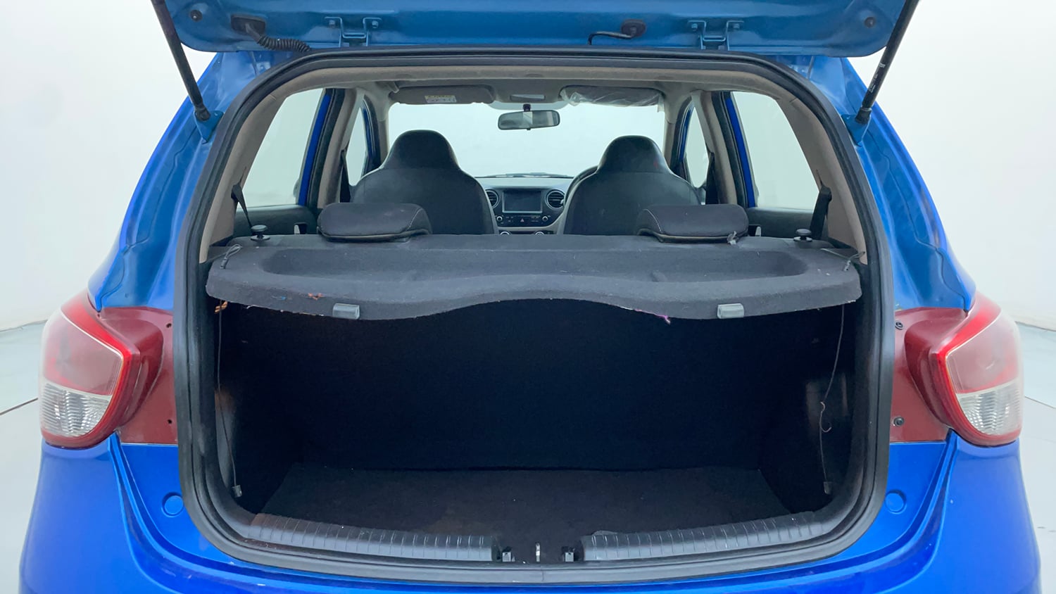 Used 2017 Hyundai Grand i10 Asta 1.2 Kappa VTVT Petrol Manual interior DICKY INSIDE VIEW