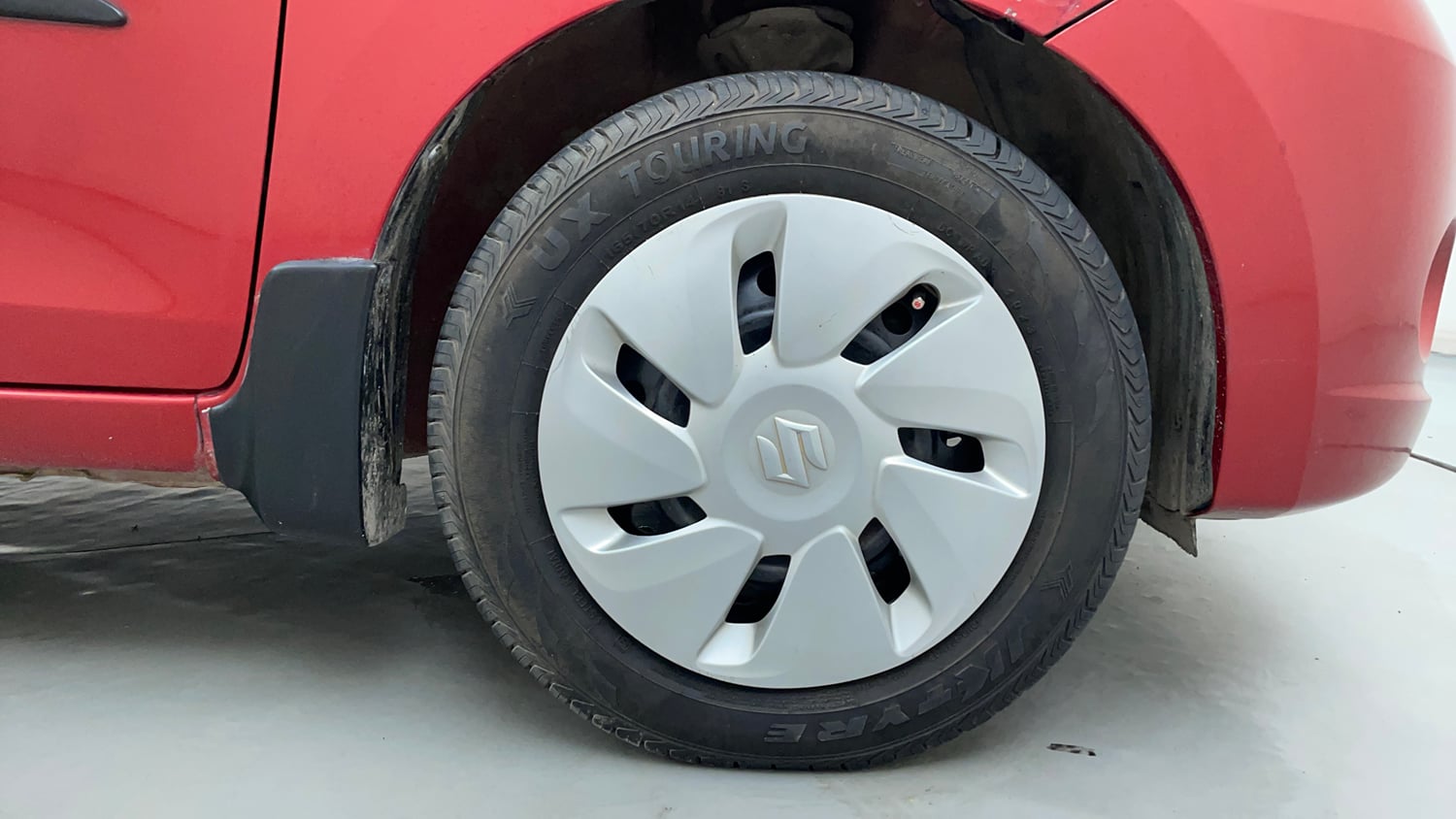 Used 2016 Maruti Suzuki Celerio VXI (O) AMT Petrol Automatic tyres RIGHT FRONT TYRE RIM VIEW