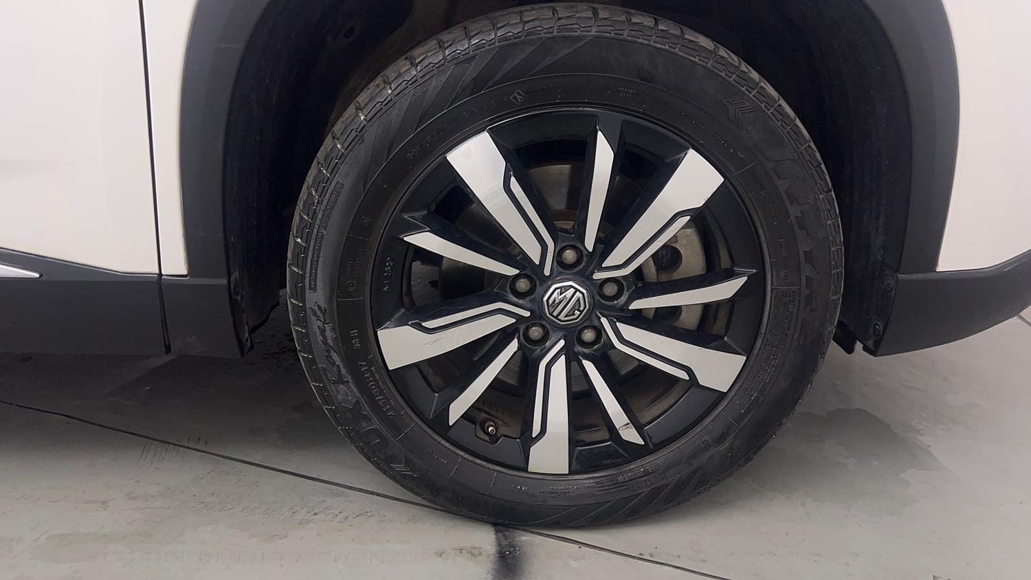 Used 2021 MG Motors Hector Sharp 2.0 Diesel Diesel Manual tyres RIGHT FRONT TYRE RIM VIEW