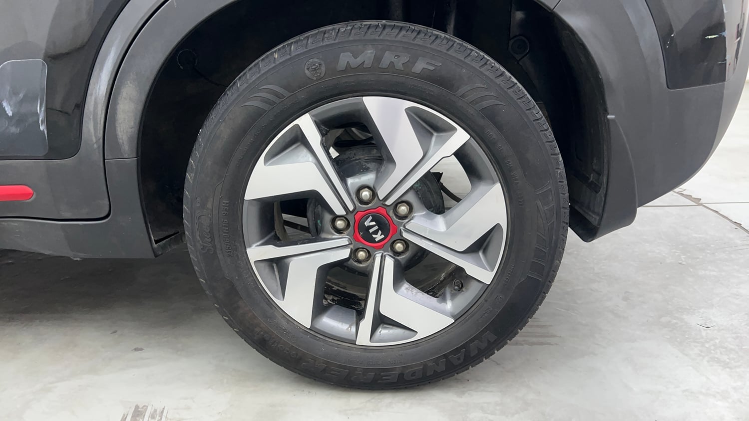 Used 2021 Kia Sonet GTX Plus 1.5 AT Diesel Automatic tyres LEFT REAR TYRE RIM VIEW