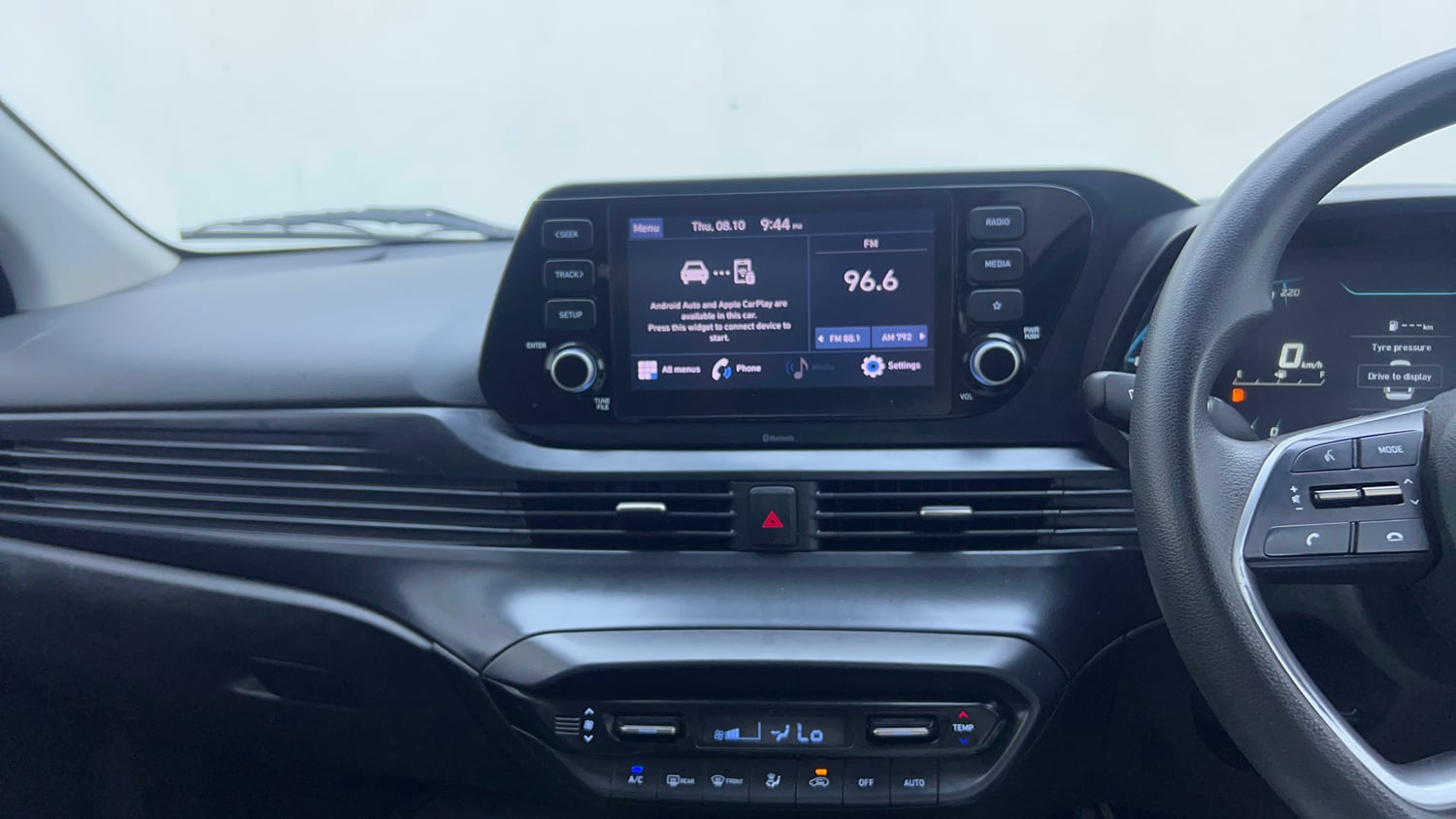 Used 2022 Hyundai i20 Sportz 1.2 MT Petrol Manual interior MUSIC SYSTEM & AC CONTROL VIEW
