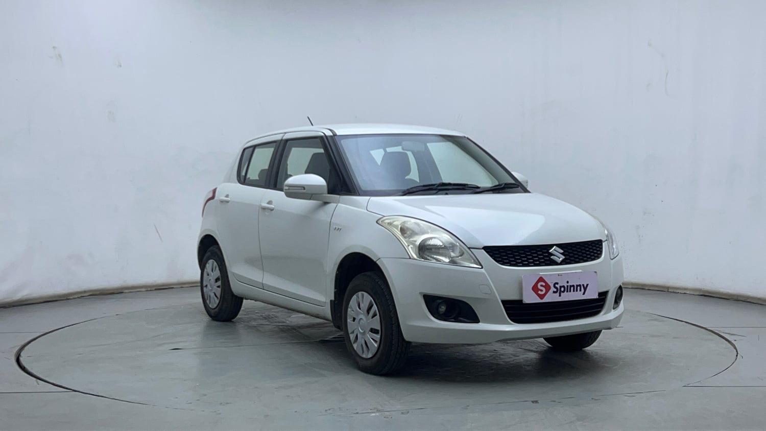 Used 2013 Maruti Suzuki Swift VXi Petrol Manual exterior RIGHT FRONT CORNER VIEW