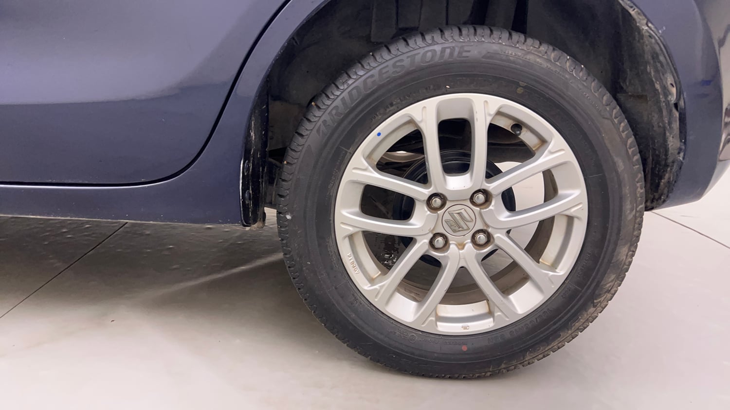 Used 2018 Maruti Suzuki Swift ZXi AMT Petrol Automatic tyres LEFT REAR TYRE RIM VIEW