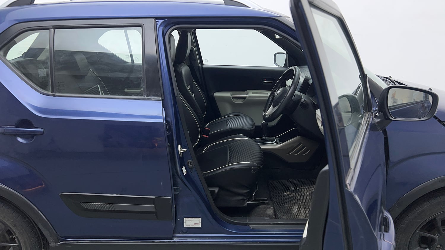 Used 2019 Maruti Suzuki Ignis Zeta 1.2 AMT Petrol Automatic interior RIGHT SIDE FRONT DOOR CABIN VIEW