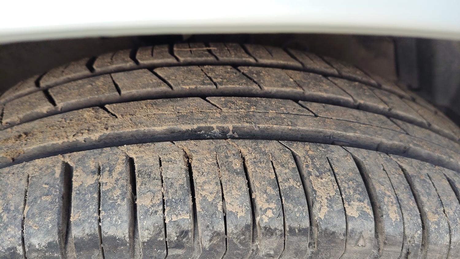 Used 2012 Maruti Suzuki Swift Dzire ZXI Petrol Manual tyres RIGHT FRONT TYRE TREAD VIEW