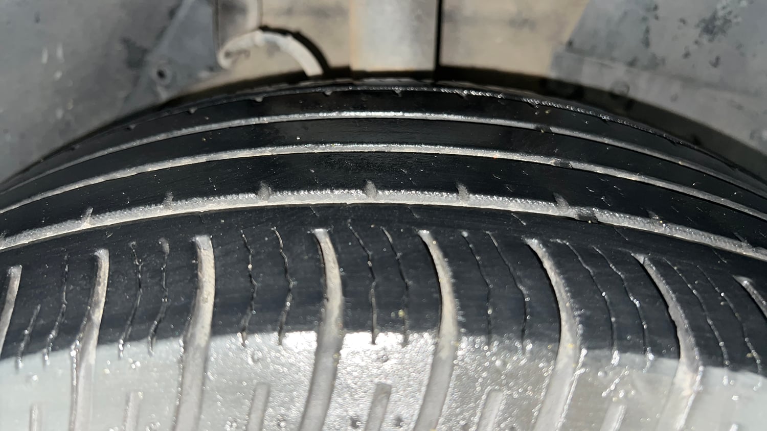 Used 2018 Mahindra XUV500 W9 Diesel Manual tyres RIGHT FRONT TYRE TREAD VIEW