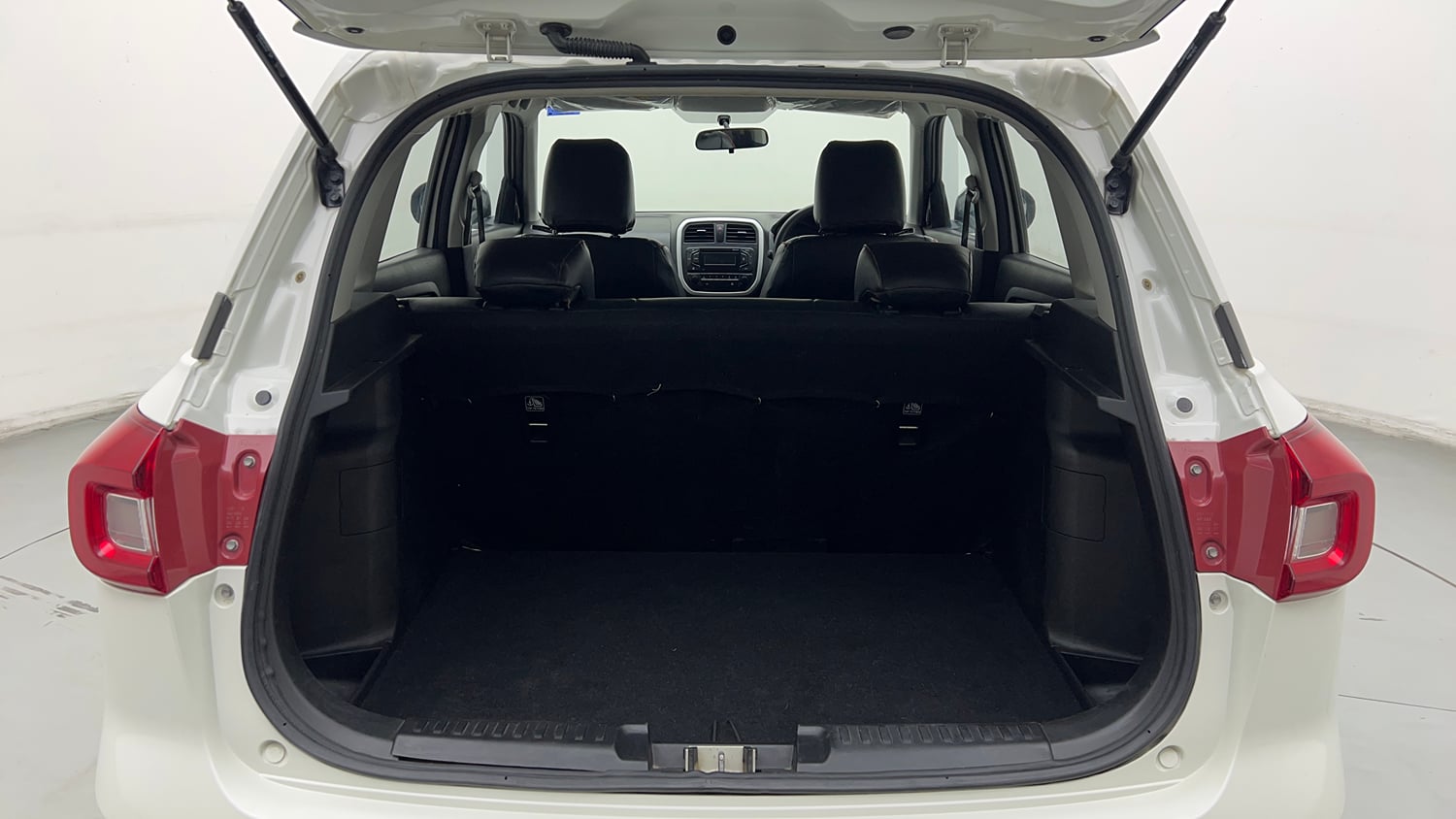 Used 2021 Toyota Urban Cruiser Mid Grade AT Petrol Automatic interior DICKY INSIDE VIEW