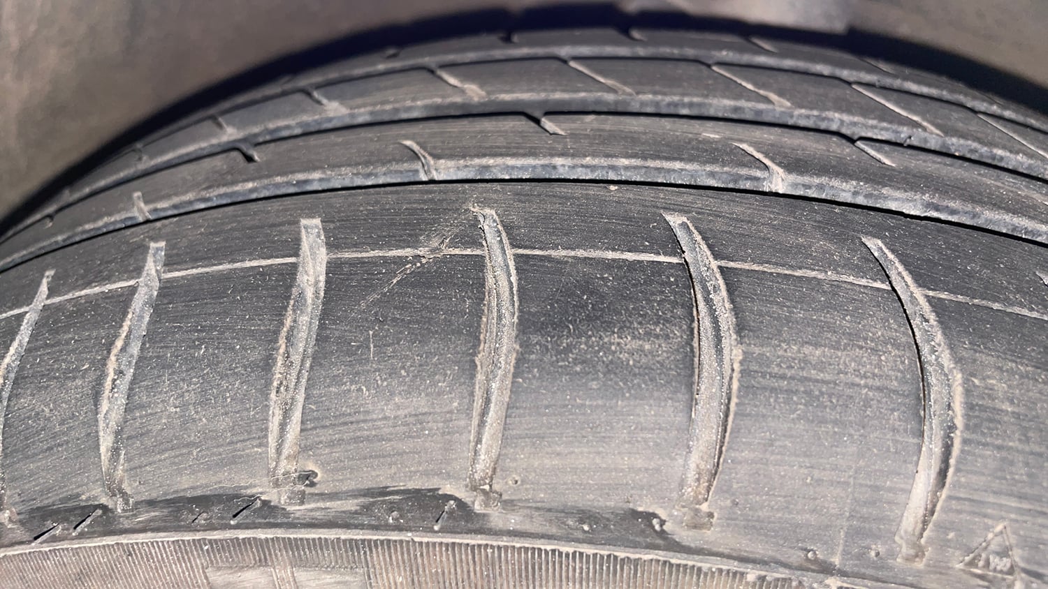 Used 2014 Hyundai Grand i10 Asta AT 1.2 Kappa VTVT Petrol Automatic tyres RIGHT FRONT TYRE TREAD VIEW