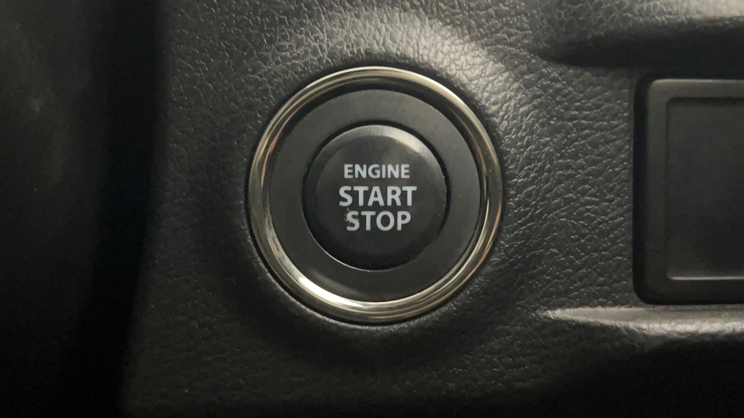 Used 2020 maruti-suzuki Vitara Brezza ZXi Plus Petrol Manual top_features Keyless start
