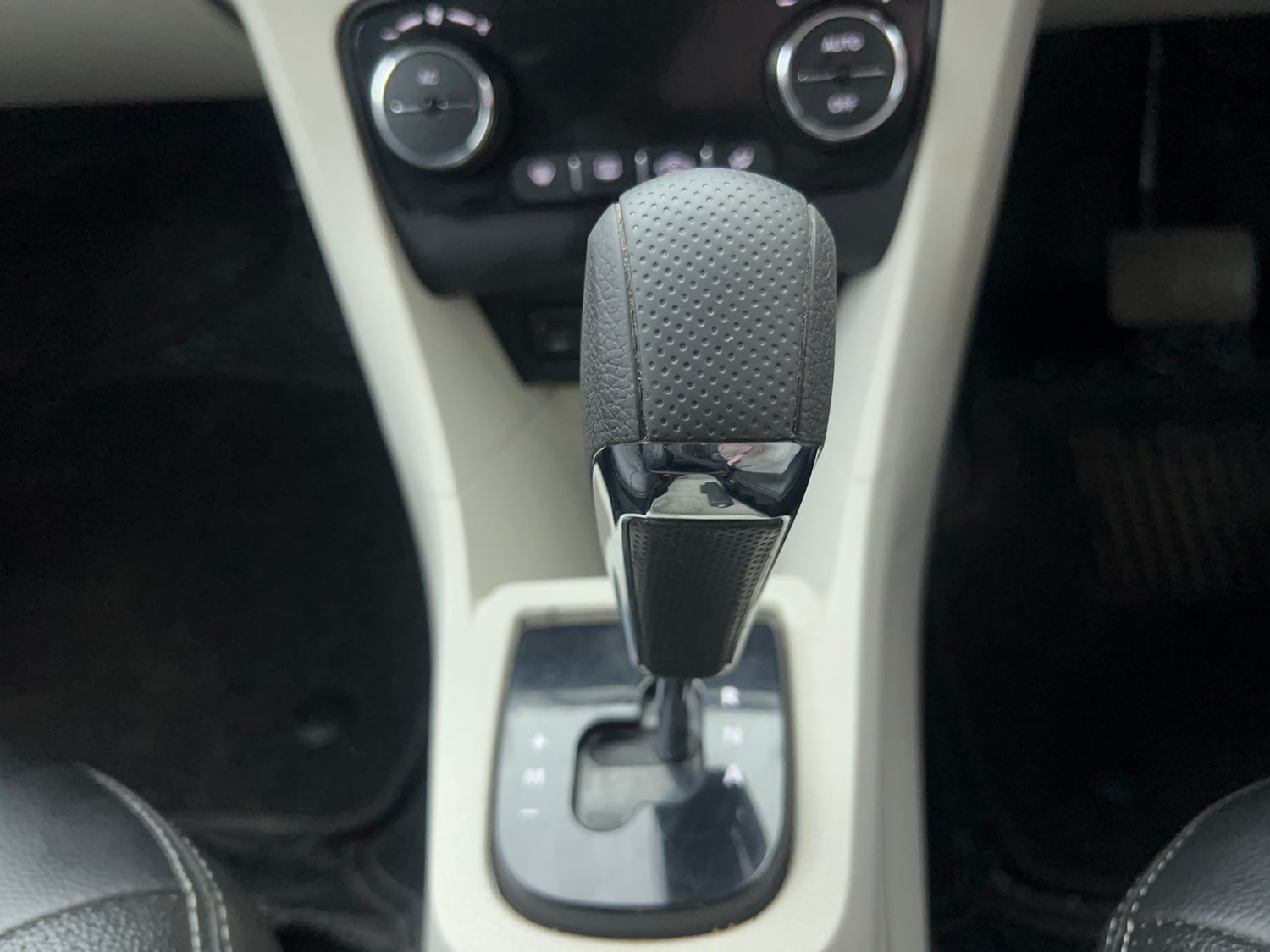 Used 2024 Tata Tiago XZA Plus iCNG Cng Automatic interior GEAR  KNOB VIEW