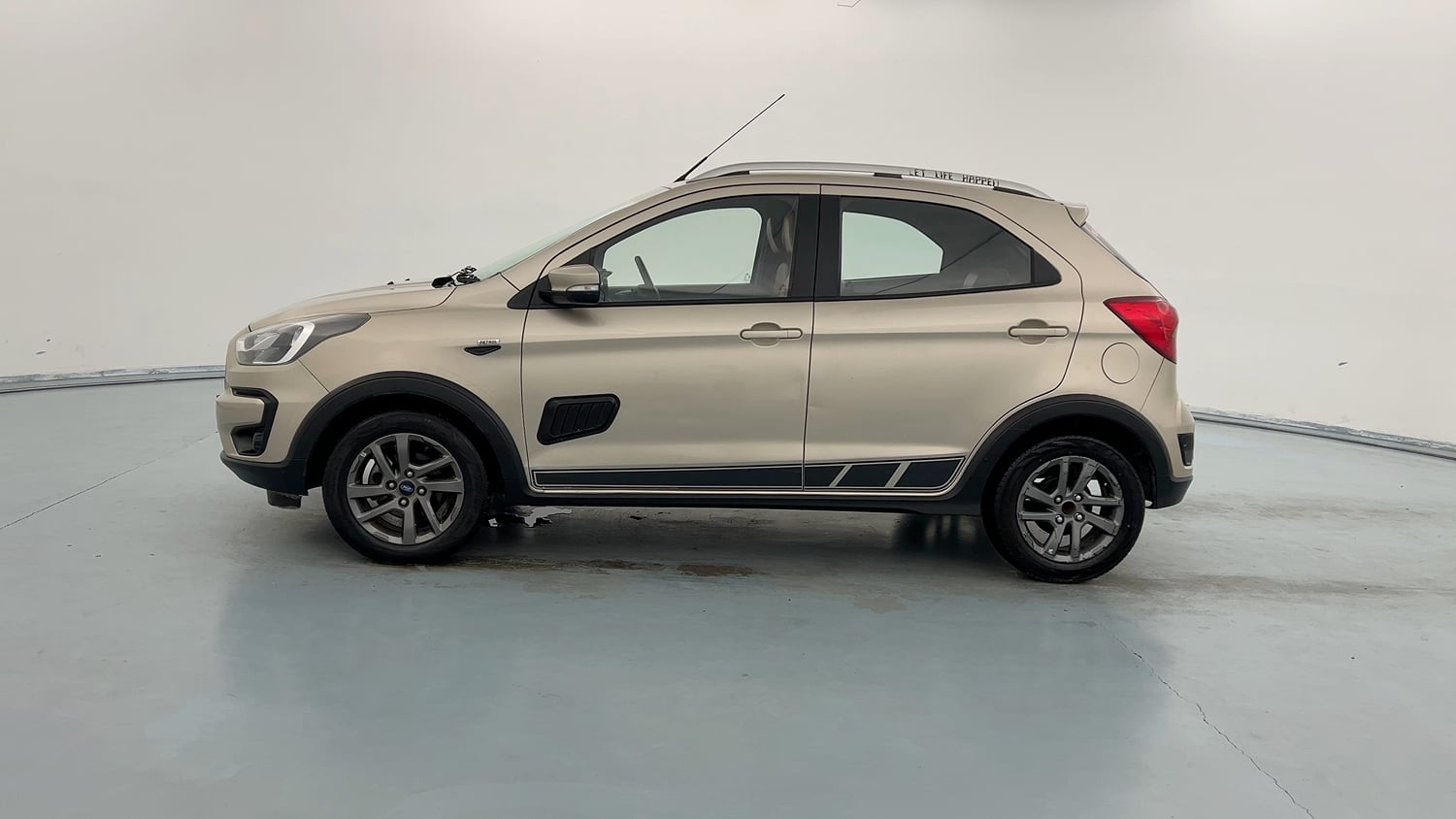 Used 2019 Ford Freestyle Titanium 1.2 Ti-VCT Petrol Manual exterior LEFT SIDE VIEW
