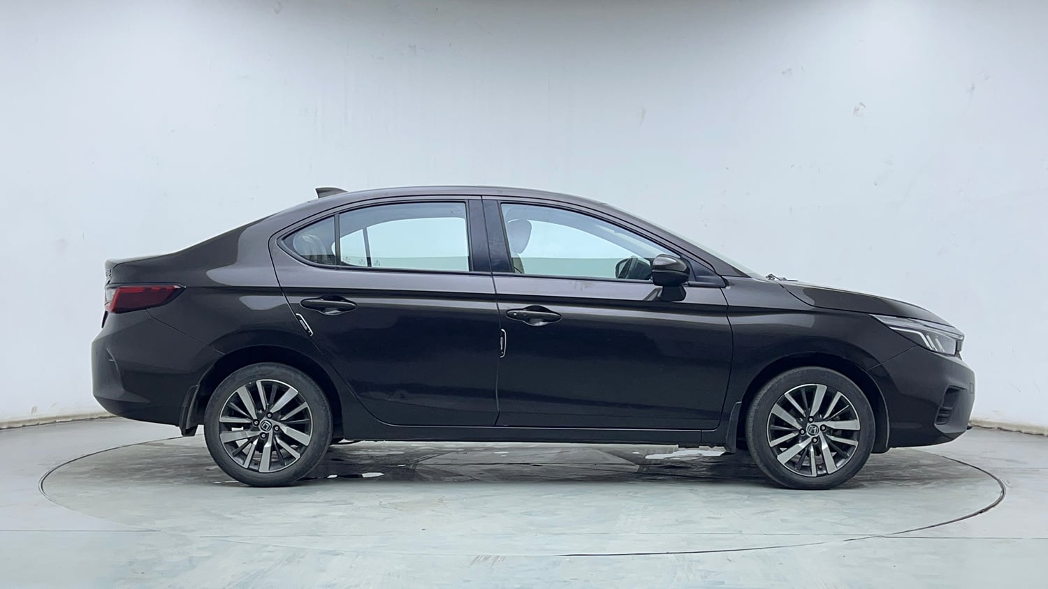 Used 2020 Honda City VX CVT Petrol Petrol Automatic exterior RIGHT SIDE VIEW
