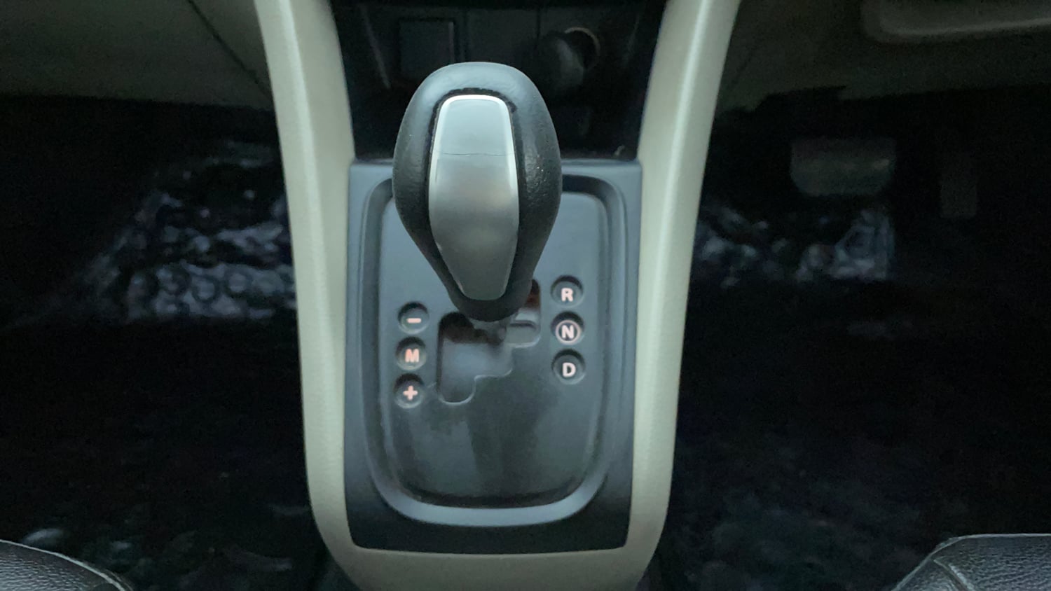 Used 2016 Maruti Suzuki Celerio ZXi AMT Petrol Automatic interior GEAR  KNOB VIEW