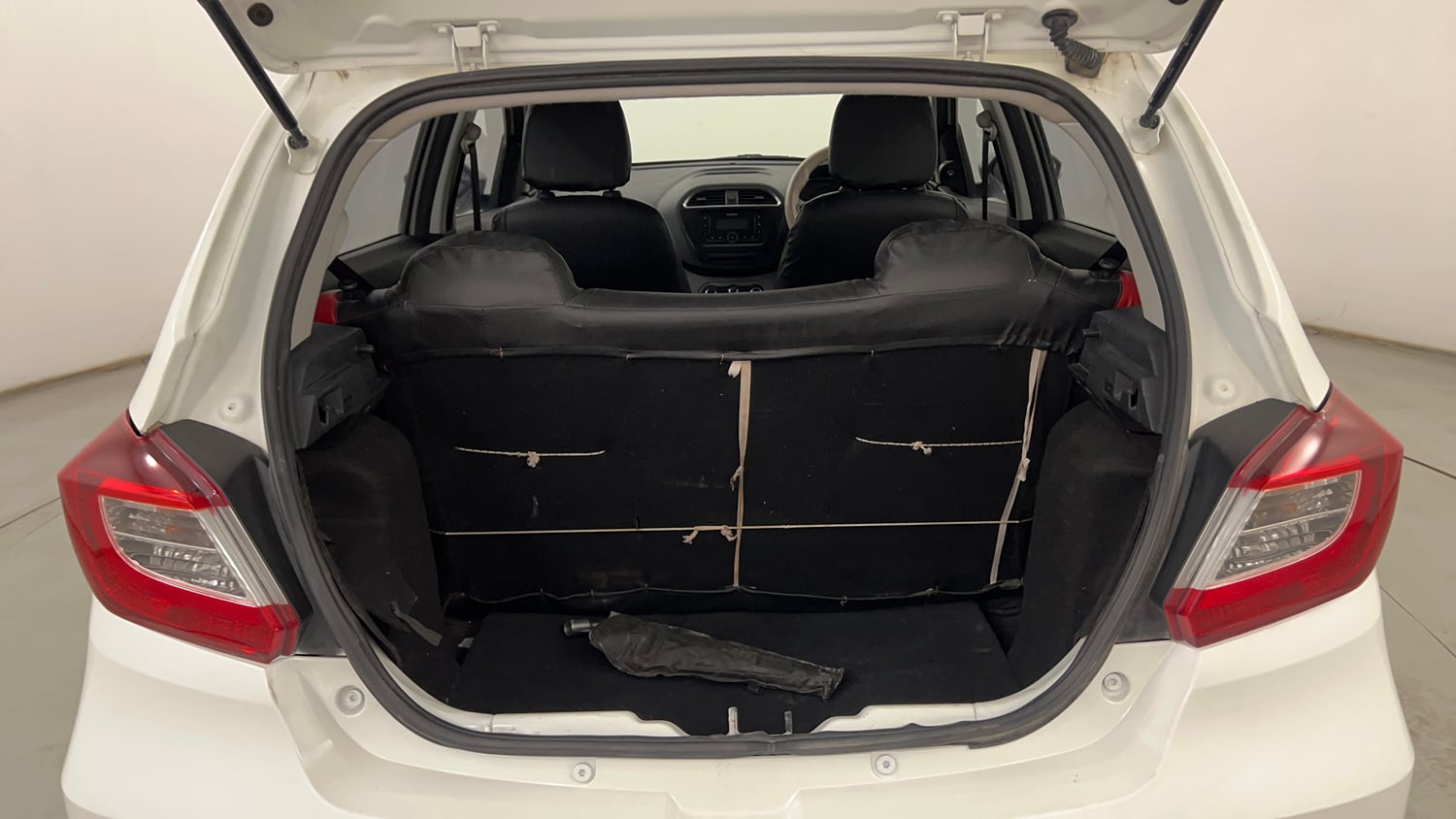 Used 2021 Tata Tiago XT Petrol Manual interior DICKY INSIDE VIEW