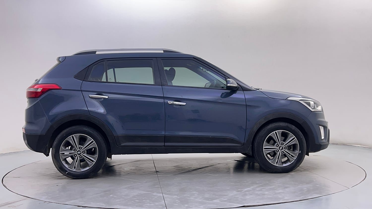Used 2017 Hyundai Creta 1.6 SX Plus AT Petrol Petrol Automatic exterior RIGHT SIDE VIEW