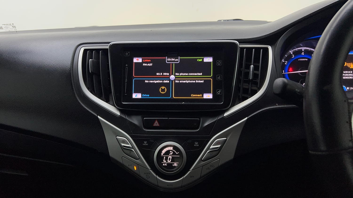 Used 2017 Maruti Suzuki Baleno Alpha 1.2 Petrol Manual top_features Touch screen infotainment system