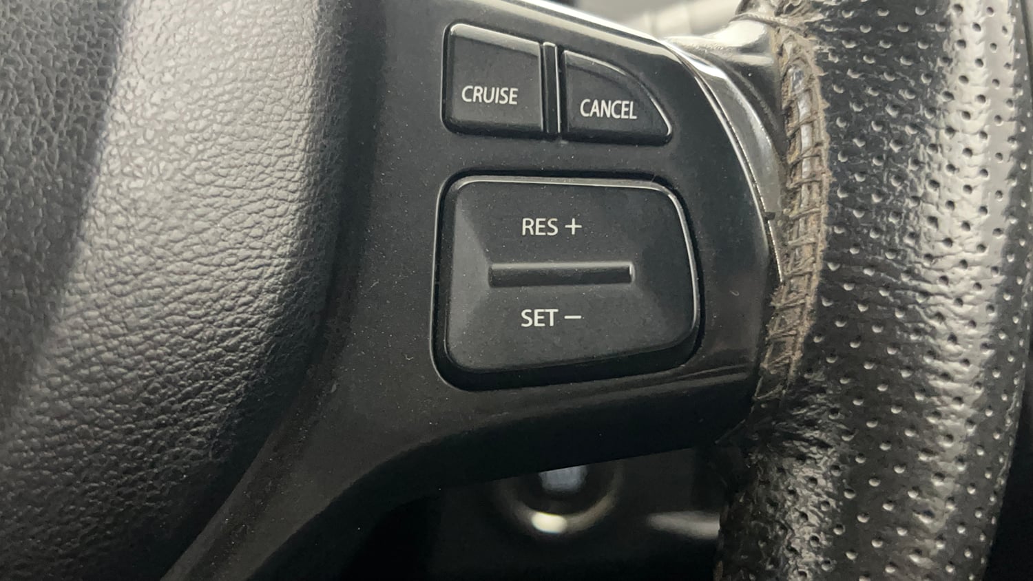 Used 2020 maruti-suzuki Vitara Brezza ZXi Plus Petrol Manual top_features Cruise control