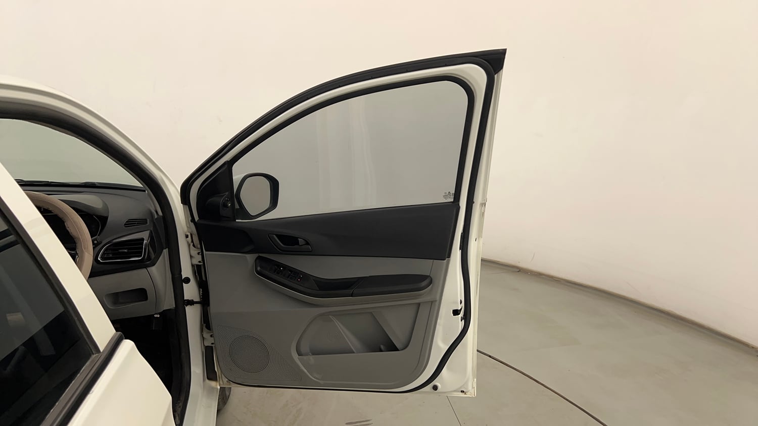Used 2021 Tata Tiago XT Petrol Manual interior RIGHT FRONT DOOR OPEN VIEW
