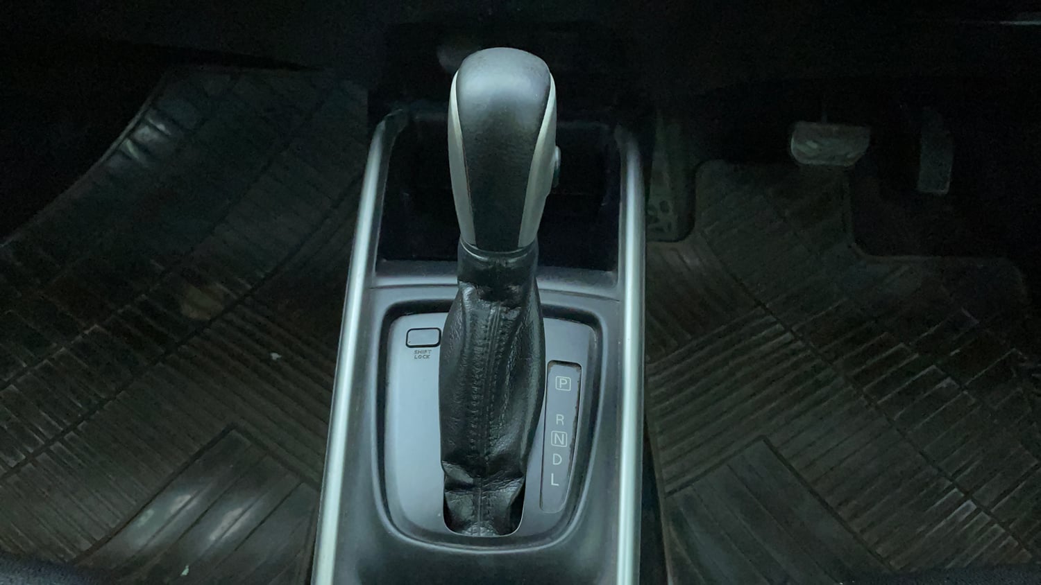 Used 2017 Maruti Suzuki Baleno Zeta 1.2 AT Petrol Automatic interior GEAR  KNOB VIEW