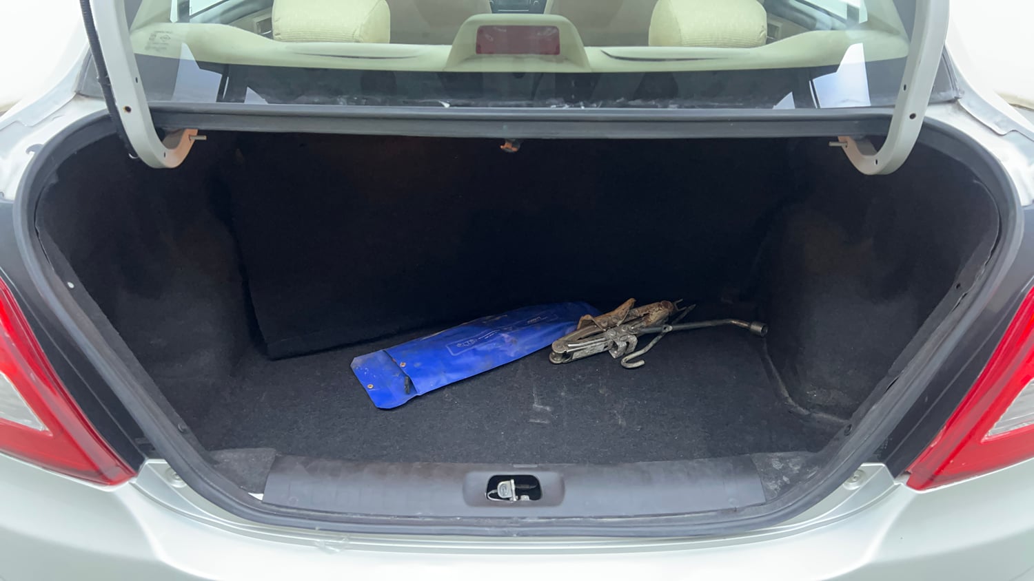Used 2016 Maruti Suzuki Swift Dzire VXI Petrol Manual interior DICKY INSIDE VIEW