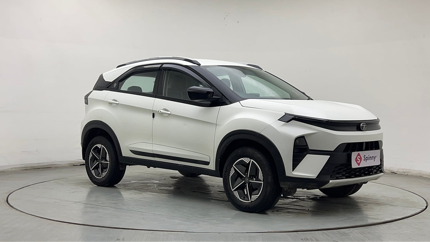 Used 2024 Tata Nexon Creative 1.2 Revotron Petrol 6MT Petrol Manual exterior RIGHT FRONT CORNER VIEW