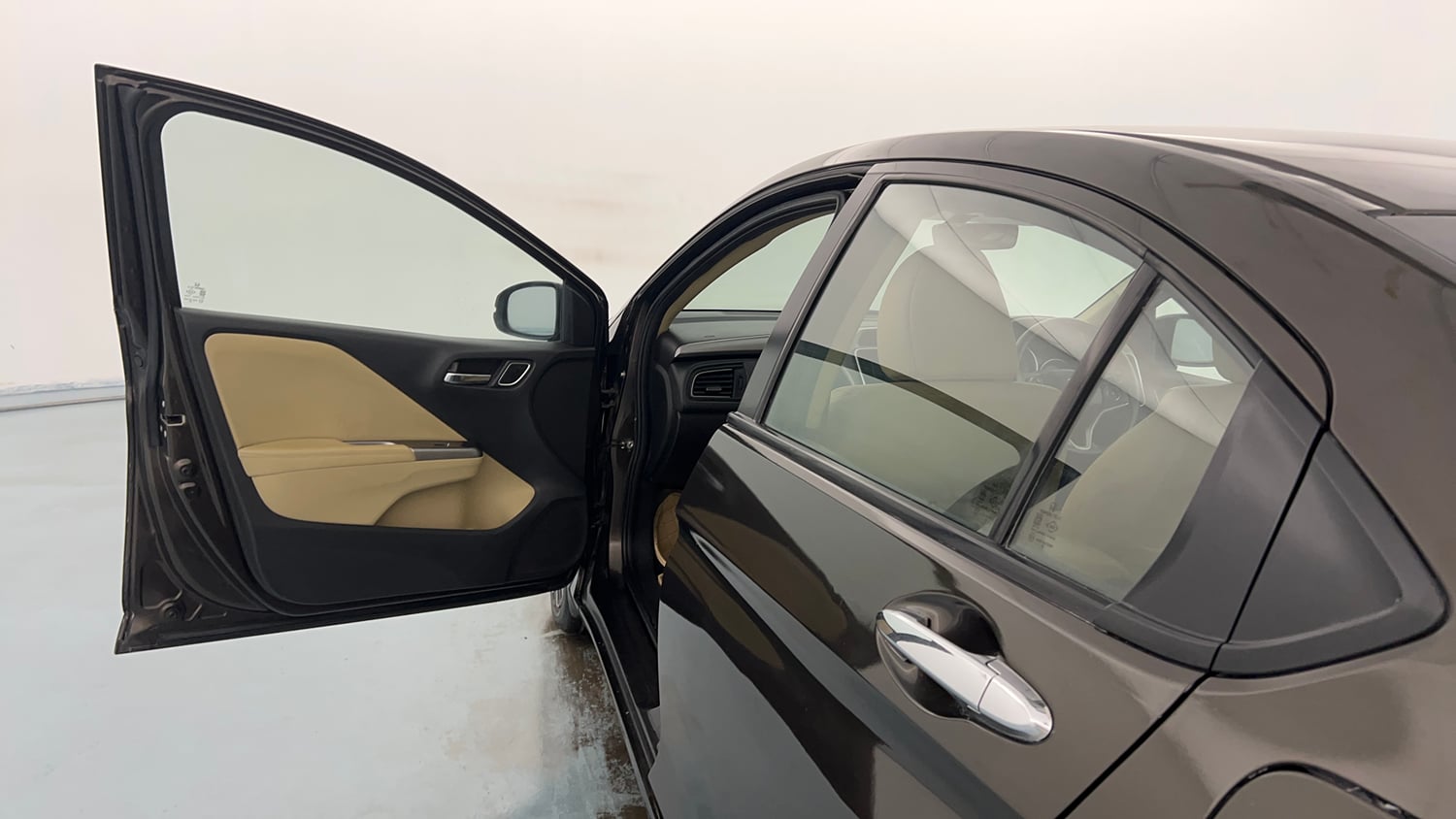 Used 2018 Honda City VX Petrol Petrol Manual interior LEFT FRONT DOOR OPEN VIEW