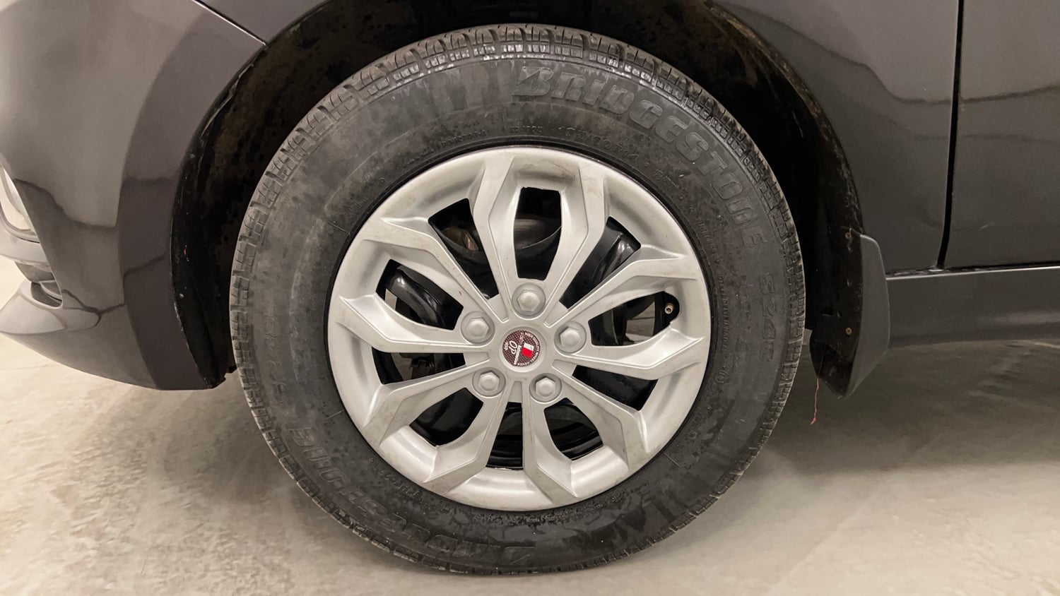 Used 2023 Tata Tiago XZ Plus CNG Cng Manual tyres LEFT FRONT TYRE RIM VIEW