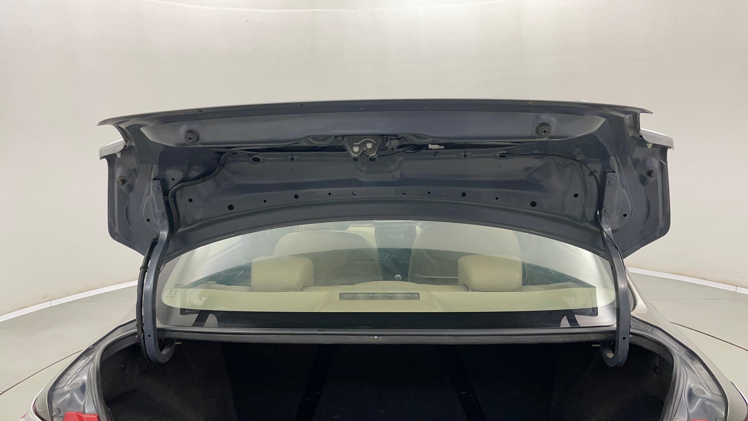 Used 2018 Maruti Suzuki Dzire VXi Petrol Manual interior DICKY DOOR OPEN VIEW