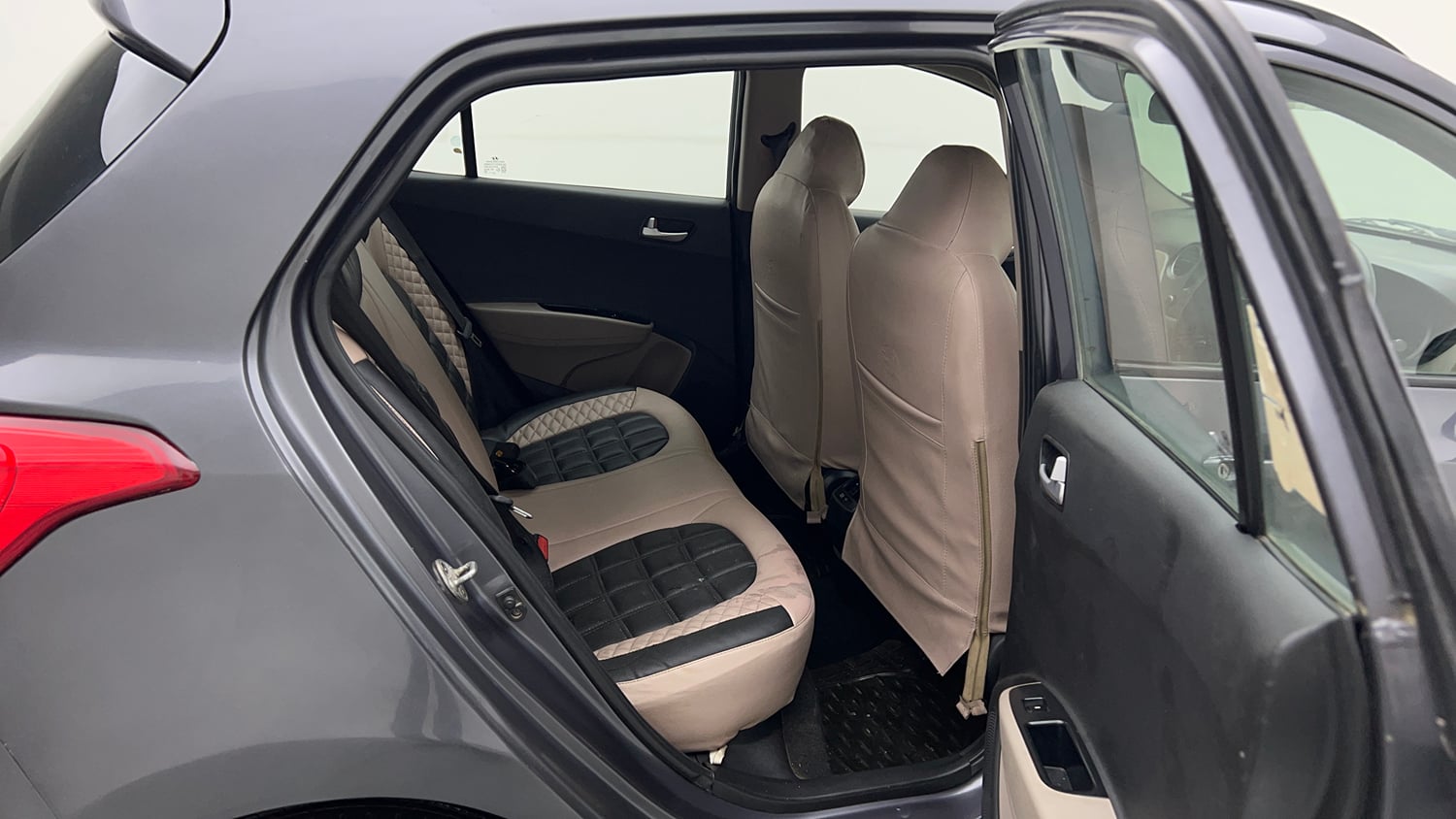 Used 2017 Hyundai Grand i10 Sportz (O) 1.2 kappa VTVT CNG (Outside Fitted) Cng Manual interior RIGHT SIDE REAR DOOR CABIN VIEW