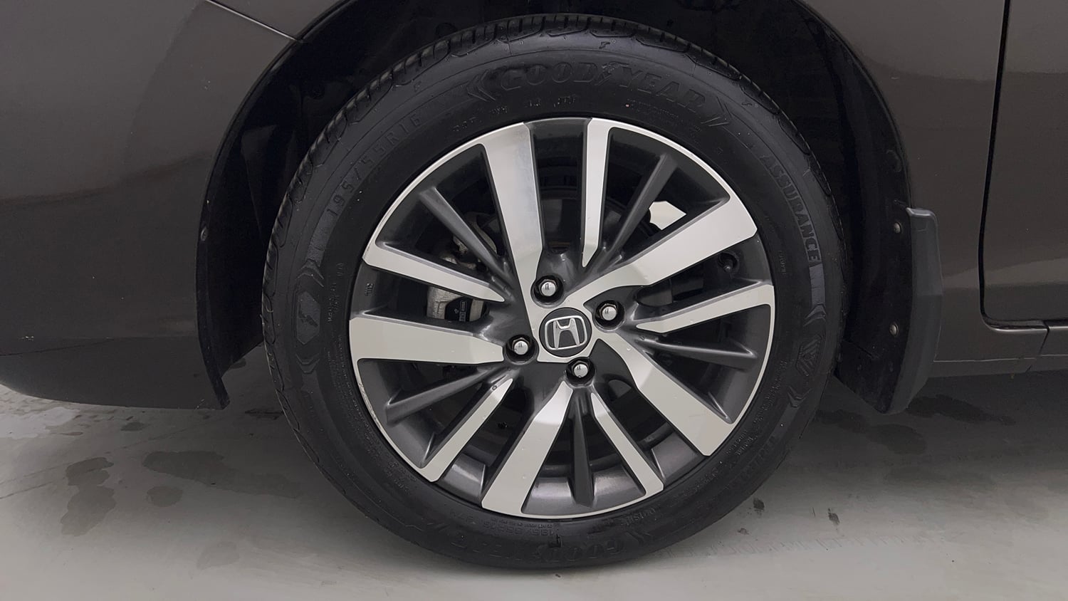 Used 2021 Honda City ZX CVT Petrol Petrol Automatic tyres LEFT FRONT TYRE RIM VIEW