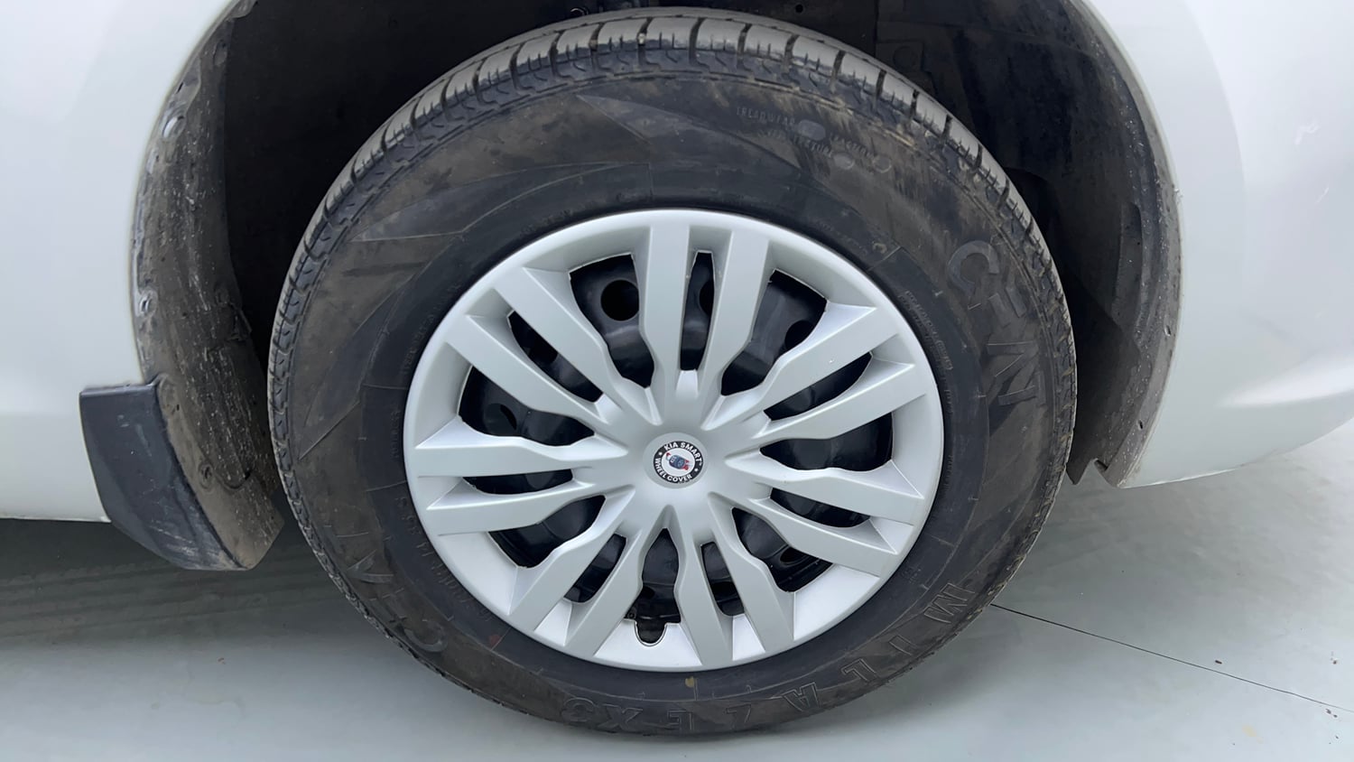 Used 2016 Maruti Suzuki Swift Dzire VXI Petrol Manual tyres RIGHT FRONT TYRE RIM VIEW