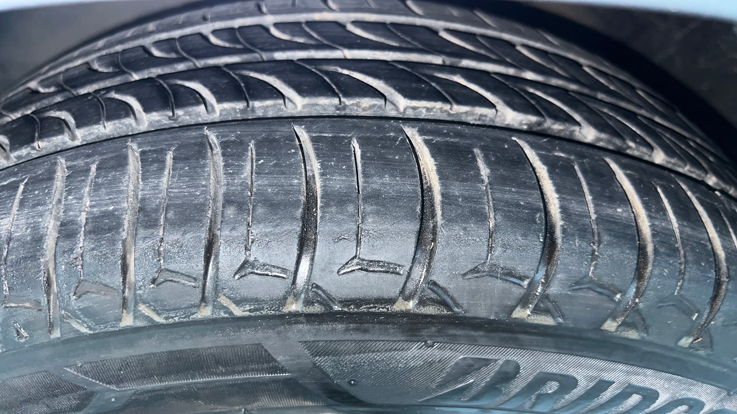 Used 2023 Honda City V Petrol CVT Petrol Automatic tyres LEFT FRONT TYRE TREAD VIEW