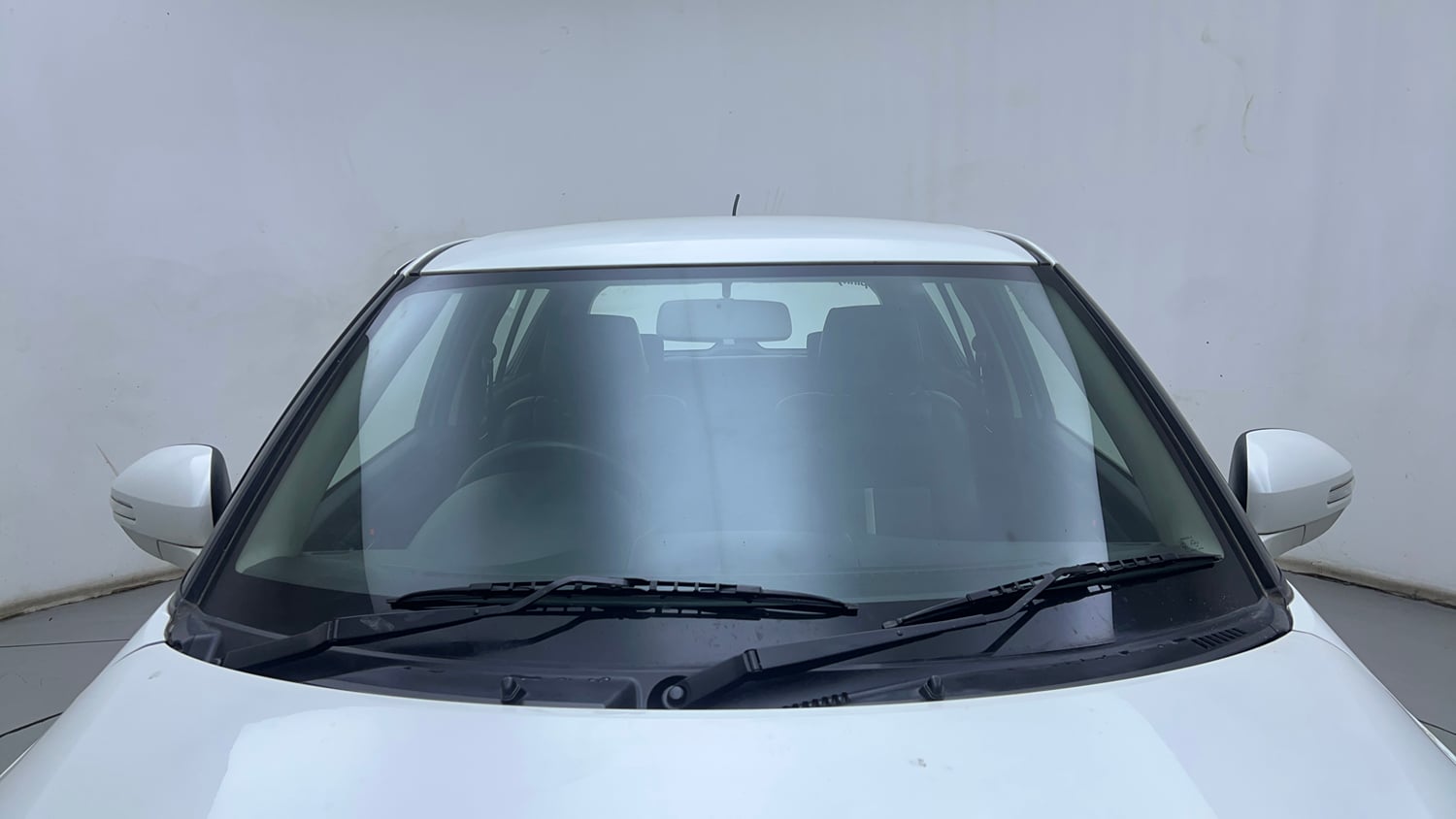 Used 2013 Maruti Suzuki Swift VXi Petrol Manual exterior FRONT WINDSHIELD VIEW