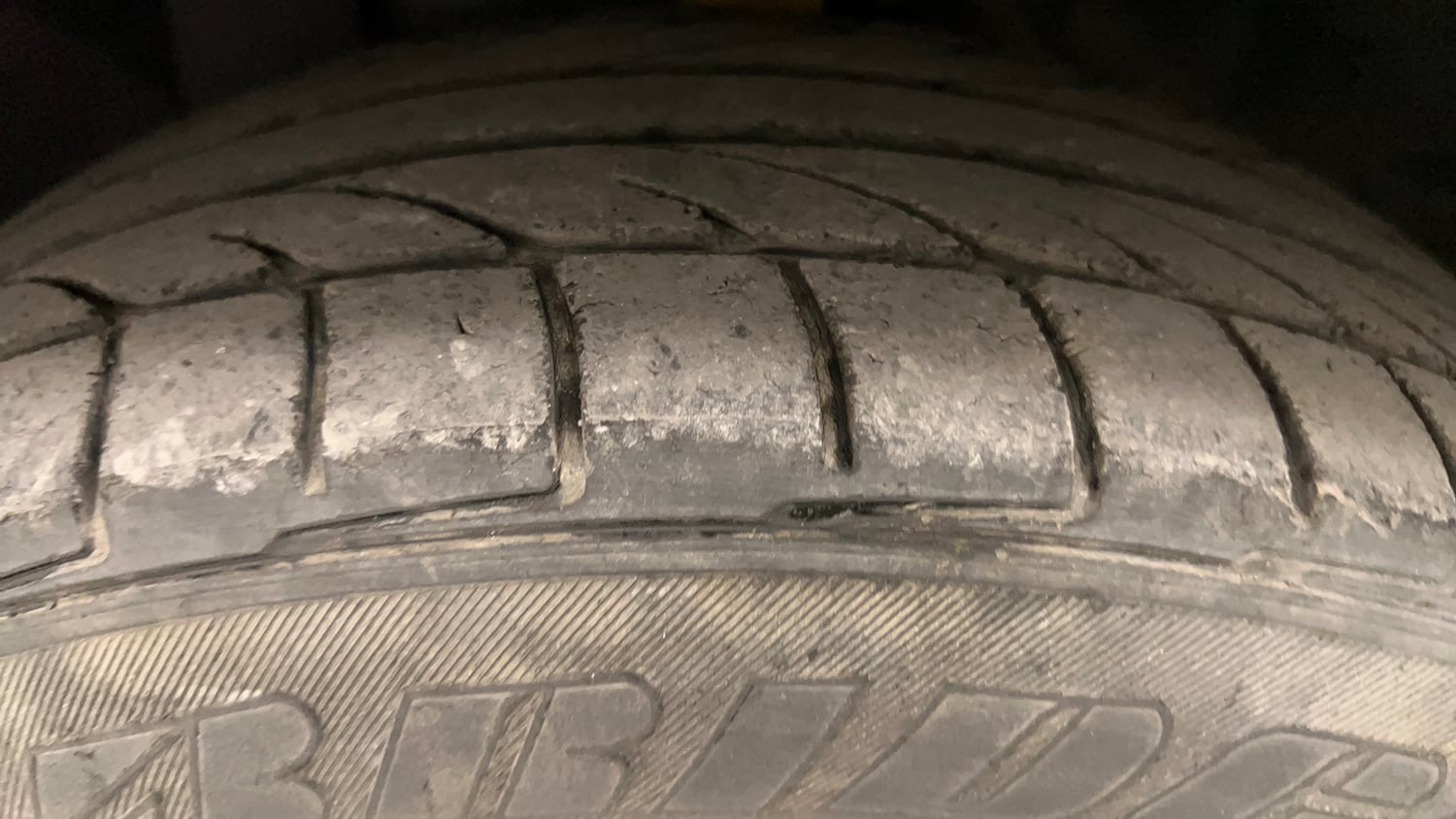 Used 2018 Ford EcoSport Titanium 1.5L Ti-VCT Petrol Manual tyres LEFT FRONT TYRE TREAD VIEW