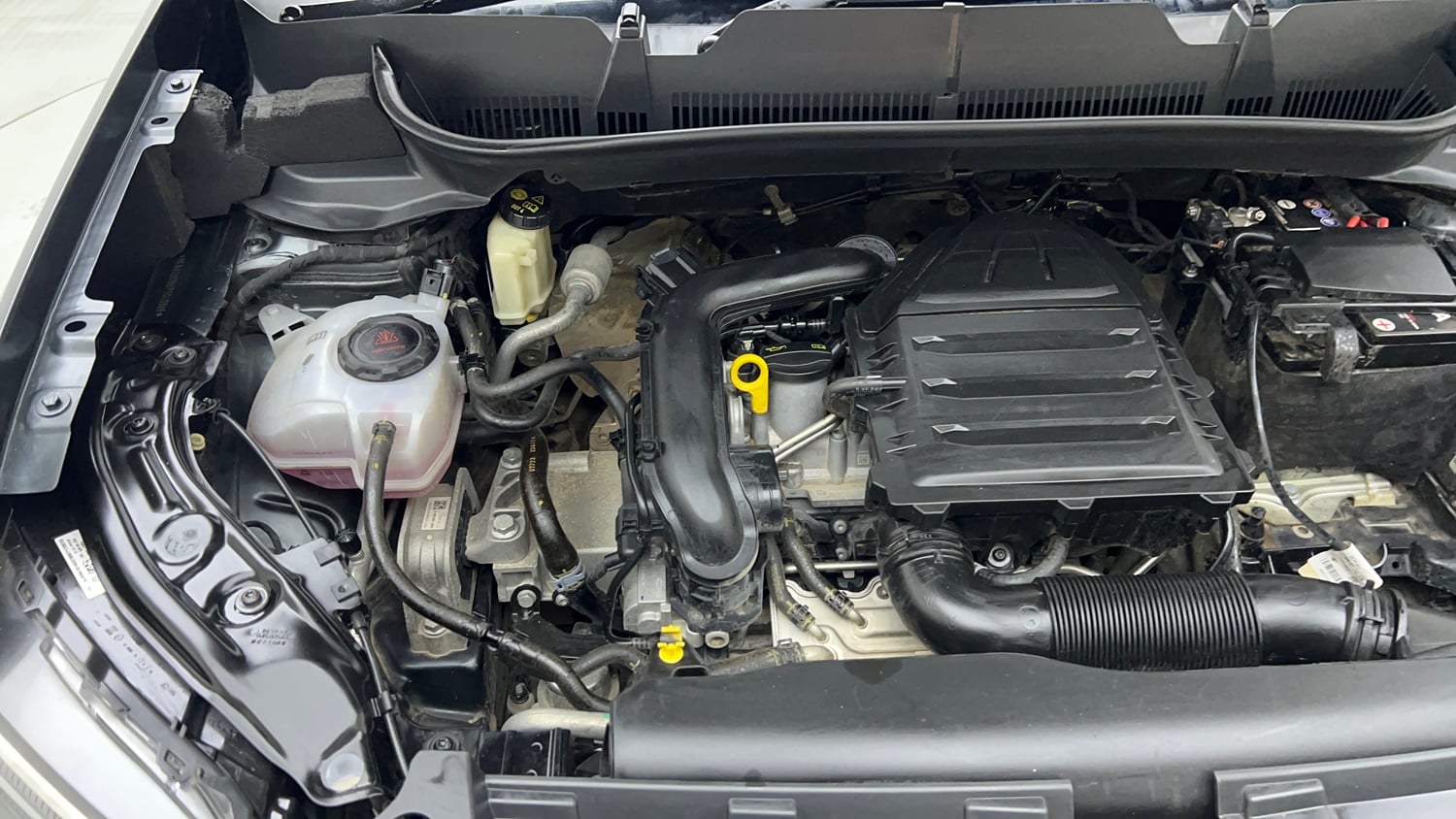 Used 2023 Volkswagen Taigun Highline 1.0 TSI MT Petrol Manual engine ENGINE RIGHT SIDE VIEW