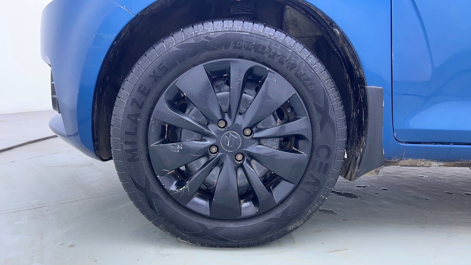 Used 2018 Maruti Suzuki Ignis Delta 1.2 MT Petrol Manual tyres LEFT FRONT TYRE RIM VIEW
