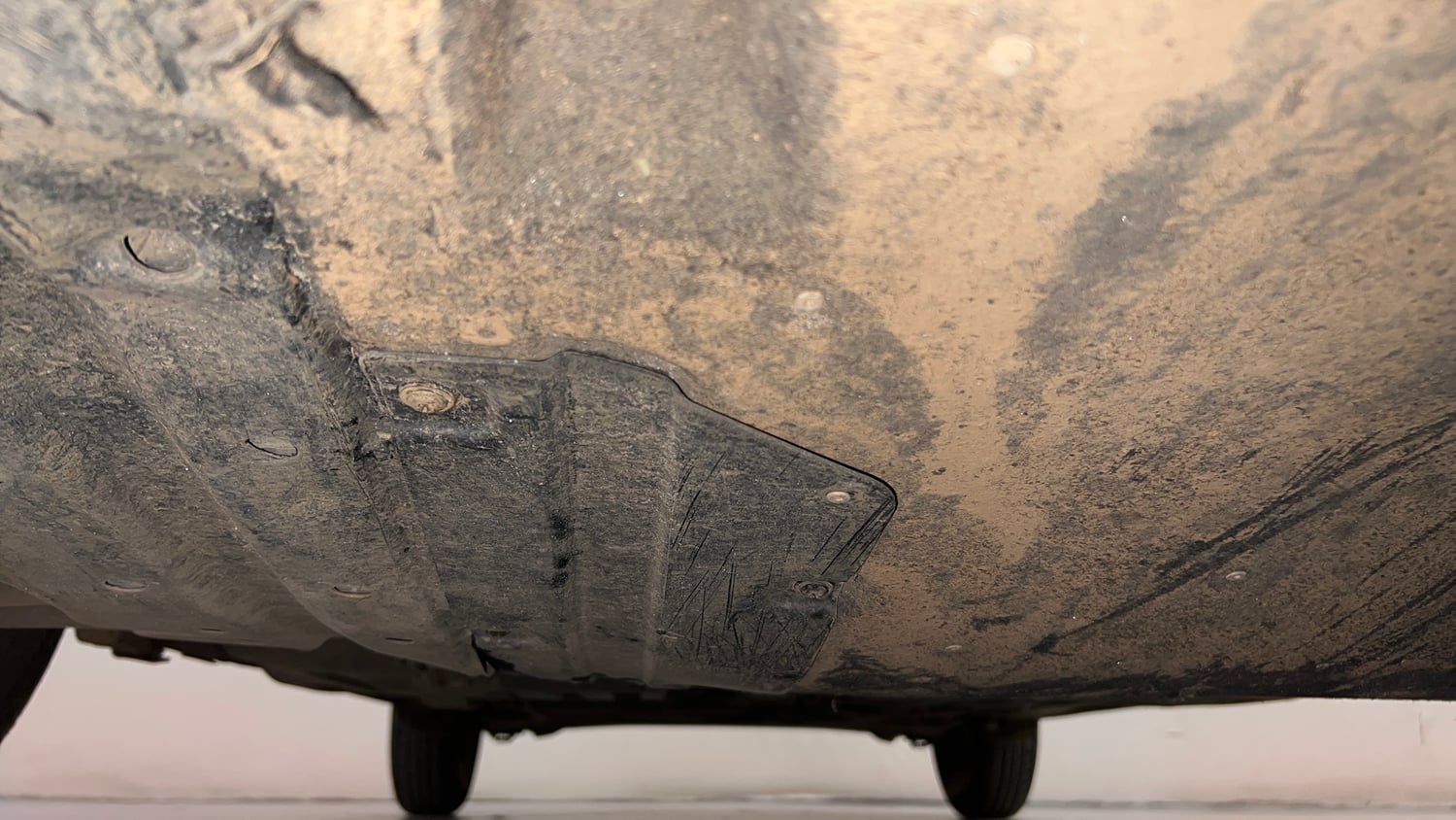 Used 2023 Maruti Suzuki Swift VXi AMT Petrol Automatic extra FRONT LEFT UNDERBODY VIEW