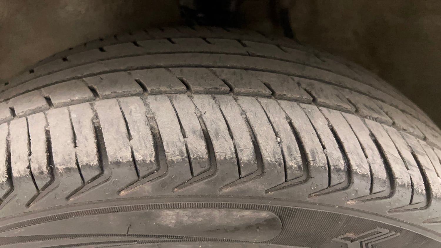 Used 2016 Maruti Suzuki Alto K10 VXi Petrol Manual tyres LEFT FRONT TYRE TREAD VIEW