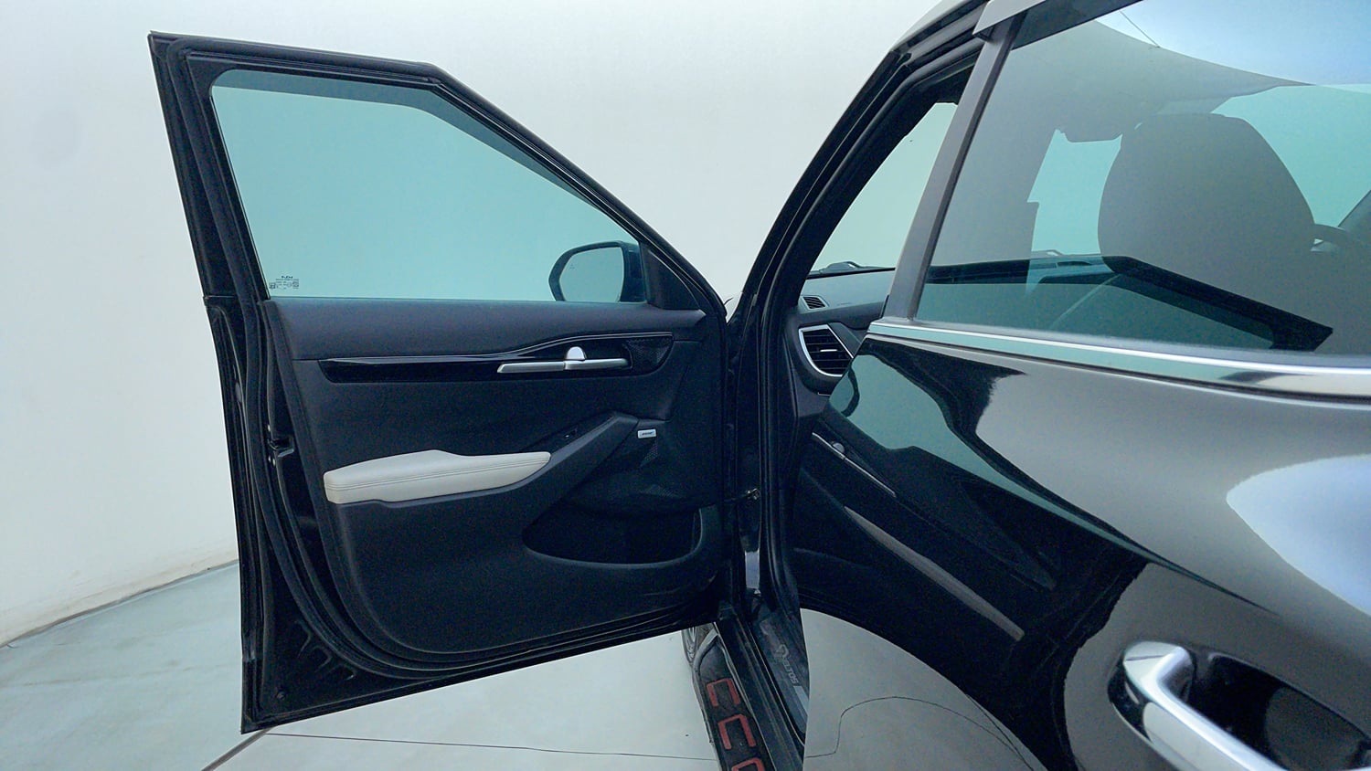 Used 2023 Kia Seltos GTX Plus 1.5 Turbo Petrol DCT Petrol Automatic interior LEFT FRONT DOOR OPEN VIEW