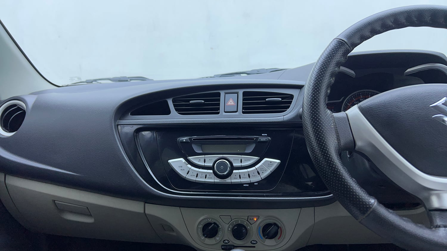 Used 2017 Maruti Suzuki Alto K10 VXi AMT Petrol Automatic interior MUSIC SYSTEM & AC CONTROL VIEW