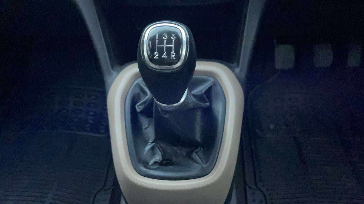Used 2014 Hyundai Grand i10 Sportz 1.2 Kappa VTVT Petrol Manual interior GEAR  KNOB VIEW